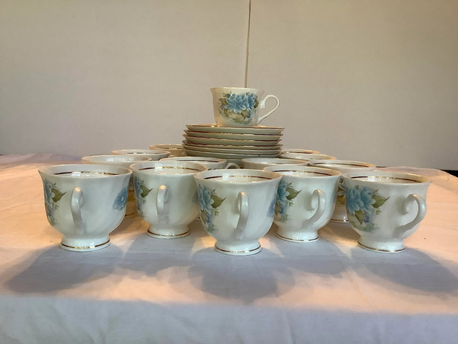 Vintage Hitkari China Blue and White Tea Cups & Saucers - Set of 14 - 3