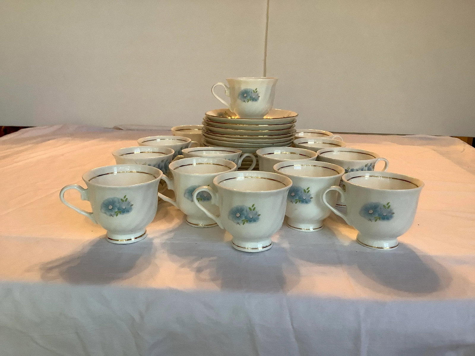 Vintage Hitkari China Blue and White Tea Cups & Saucers - Set of 14 - 4