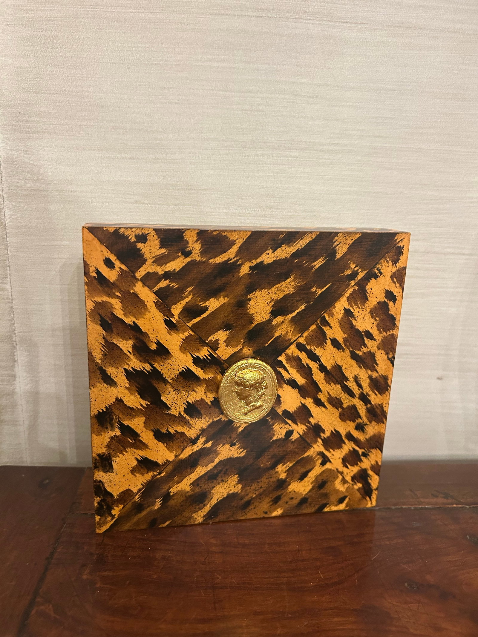 Faux Painted Tortoise Panel With Gilded Grand Tour Intaglio - 4