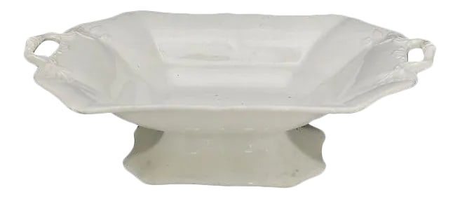 C. 1850 Wedgwood Creamware Bowl / Dish: 19th-C. Wedgwood creamware serving bowl. Very good quality and remarkable condition for its age. Made circa 1850. Impressed Wedgwood maker's mark on underside. Condition: Alterations: Original