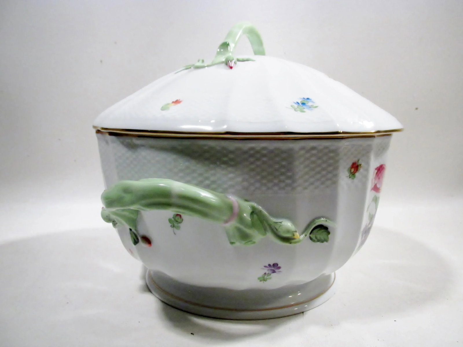 Late 20th Century Herend China Hungary Printemps Large Round Tureen - 2