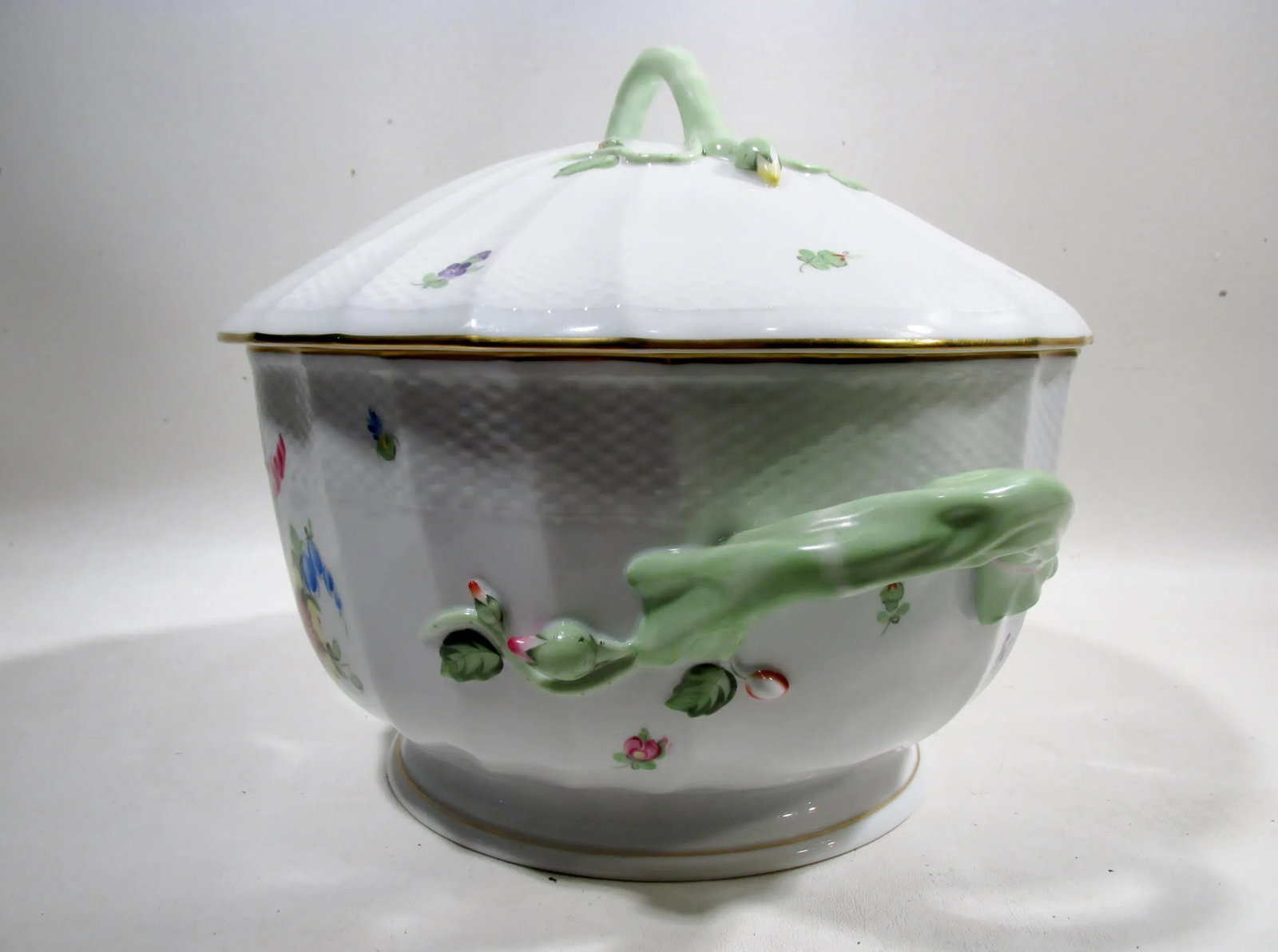 Late 20th Century Herend China Hungary Printemps Large Round Tureen - 4
