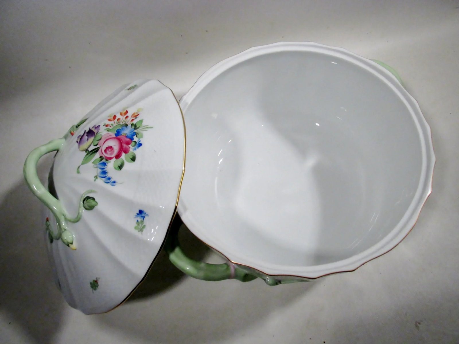 Late 20th Century Herend China Hungary Printemps Large Round Tureen - 9