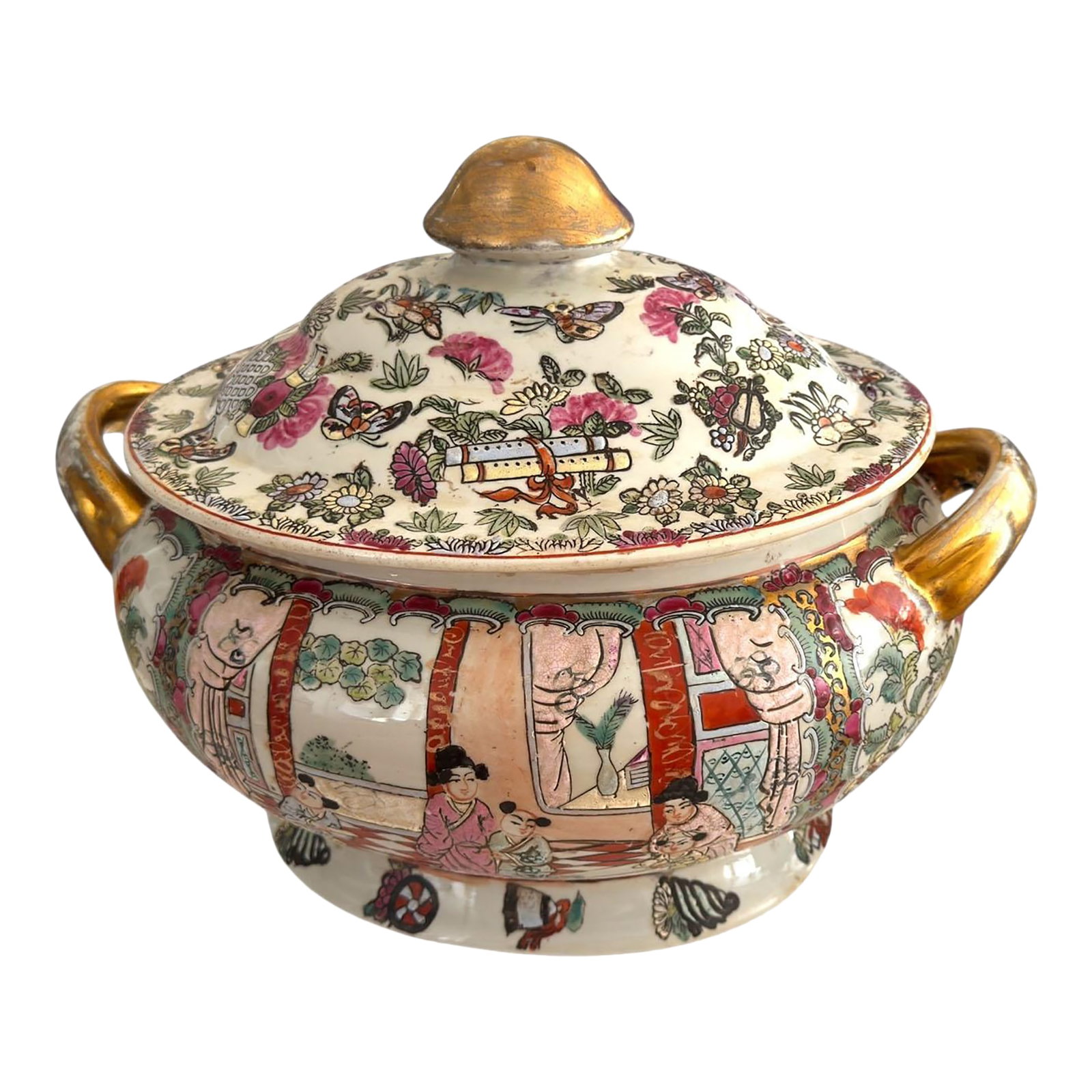 19th Century Chinese Export Porcelain Covered Tureen: An ornate Chinese Export porcelain covered tureen, richly decorated with hand painted figural scenes in vibrant famille rose enamels. The exterior features finely detailed depictions of courtly figure