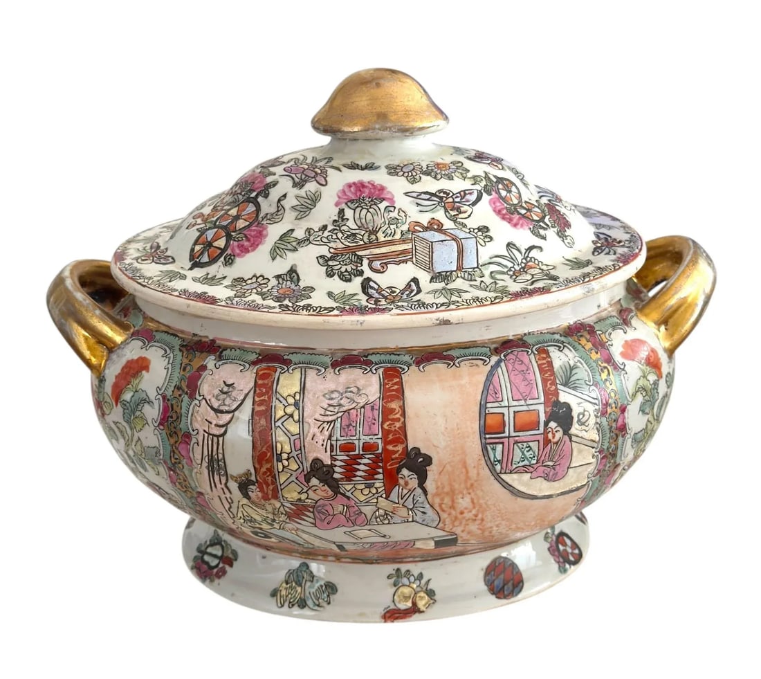 19th Century Chinese Export Porcelain Covered Tureen - 2