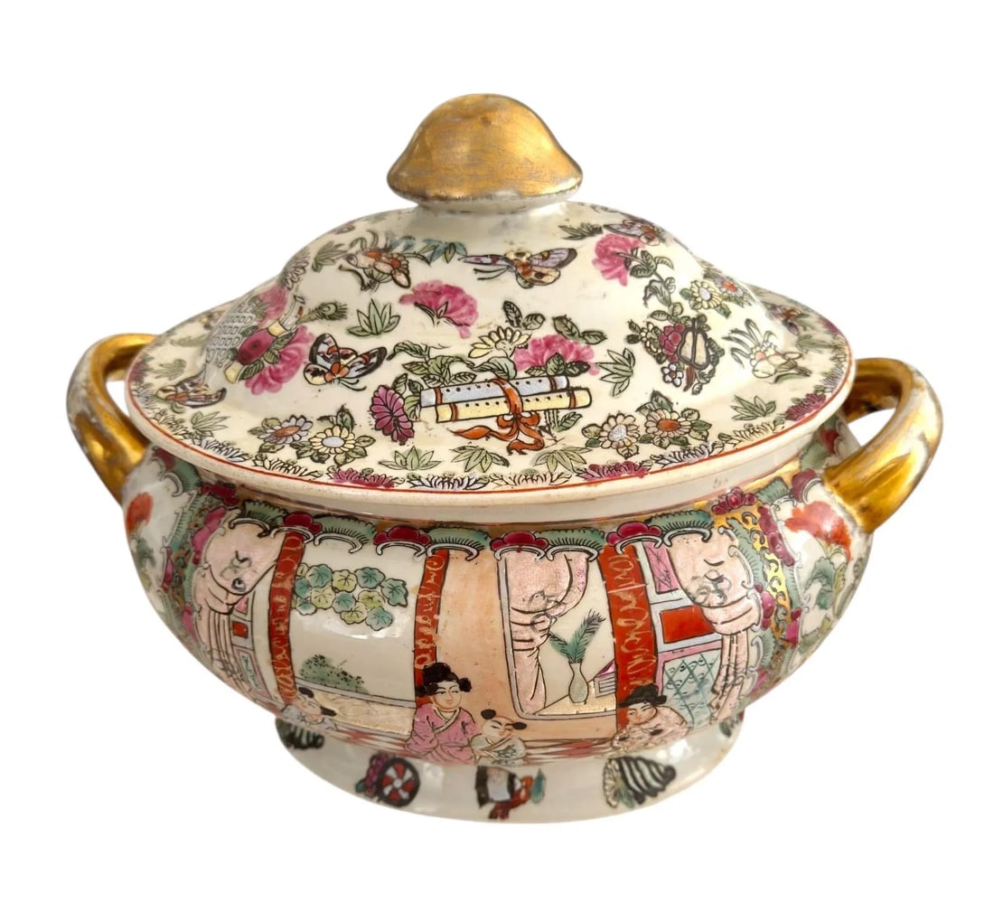 19th Century Chinese Export Porcelain Covered Tureen - 8