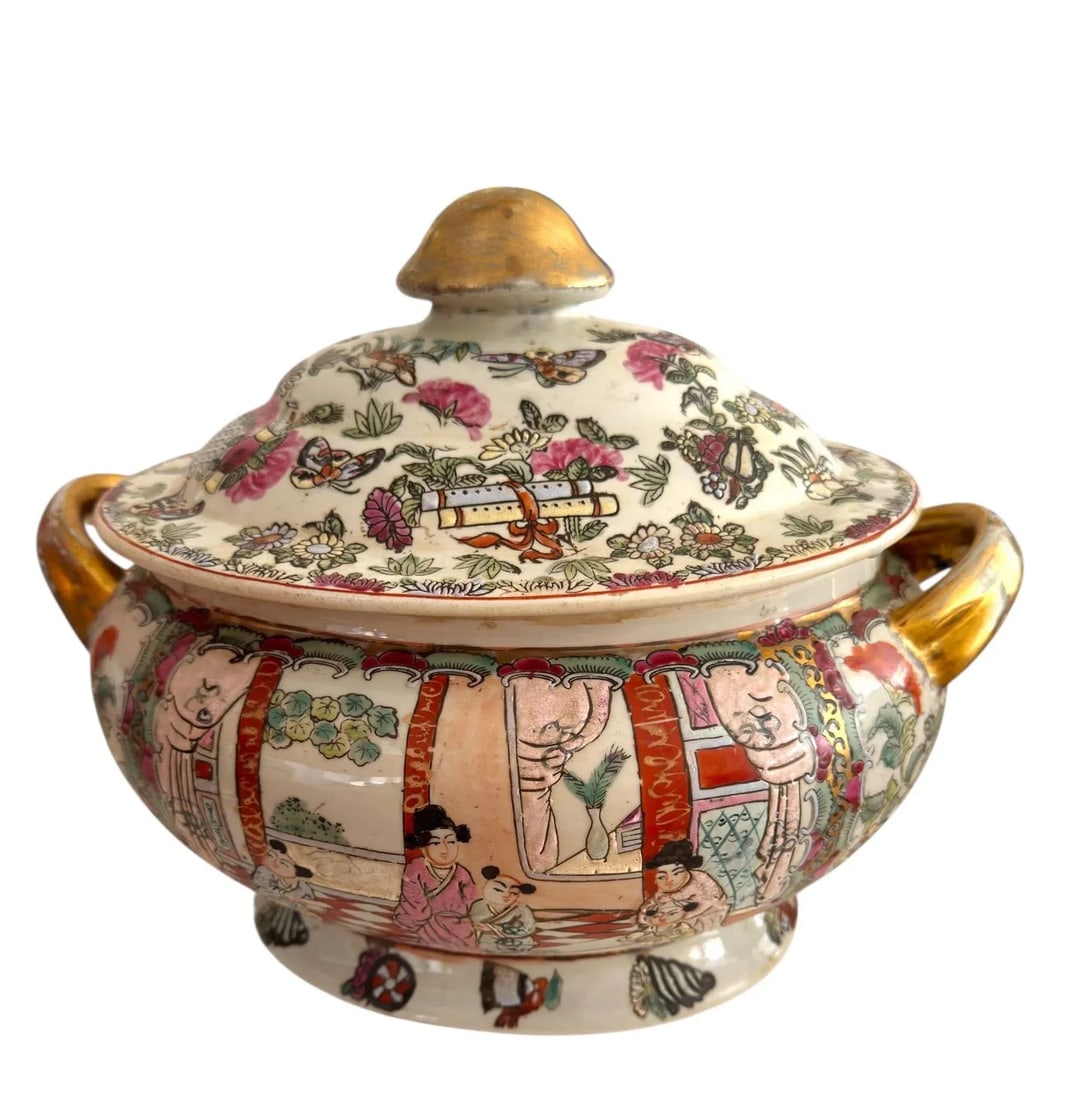19th Century Chinese Export Porcelain Covered Tureen - 9