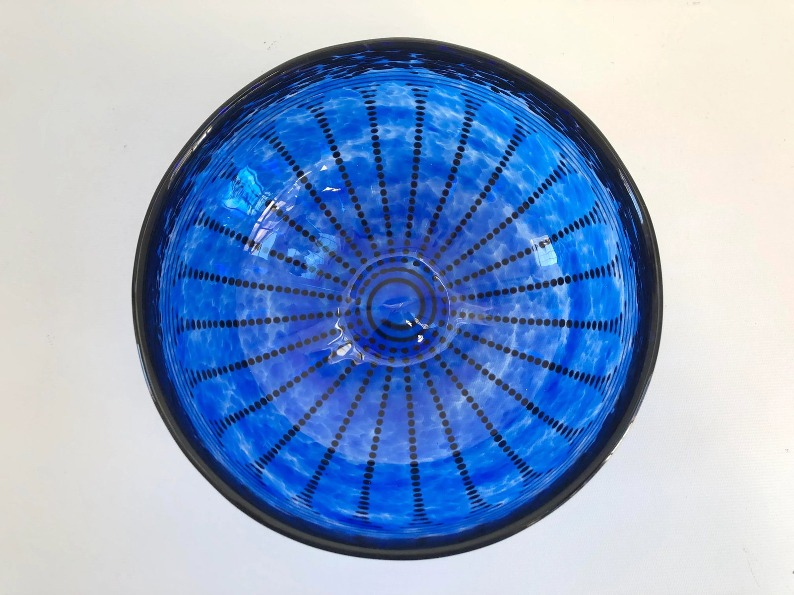 1980s Cobalt Art Glass Centerpiece Bowl by Ian Forbes, Signed - 7