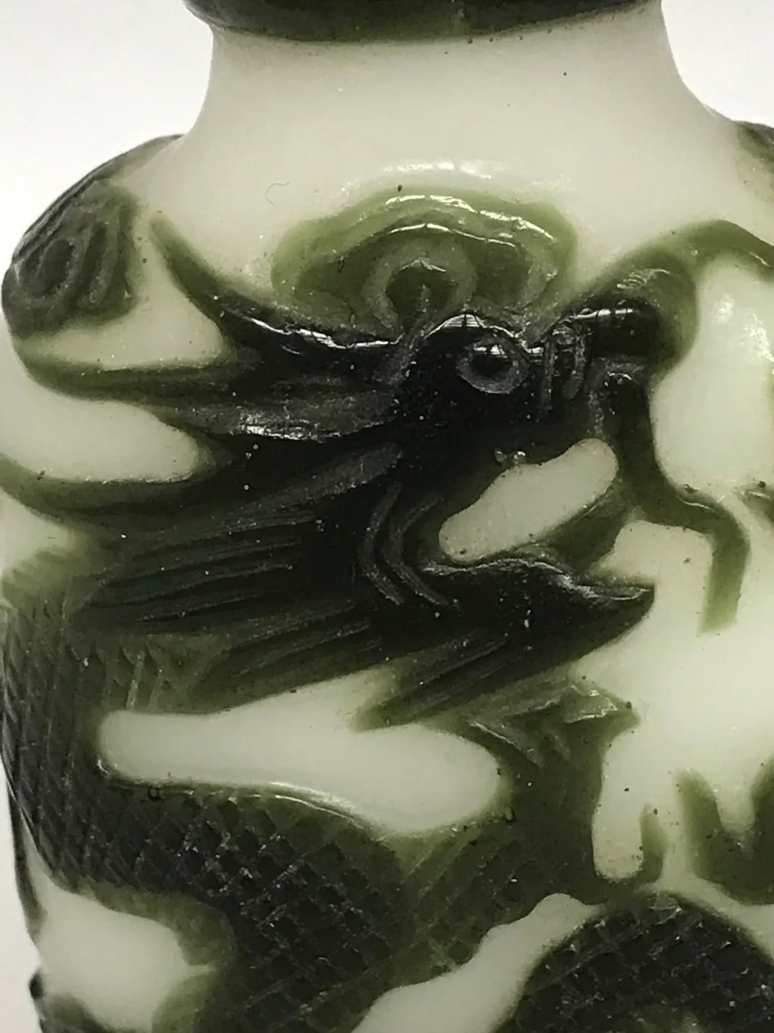 Antique Beijing Glass Snuff Bottle With Green Overlay of Dragons - 8