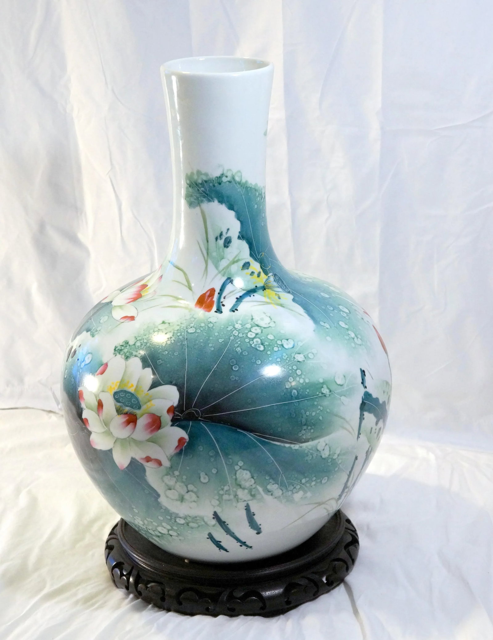 Chinese Contemporary Painted Porcelain Vase - 3