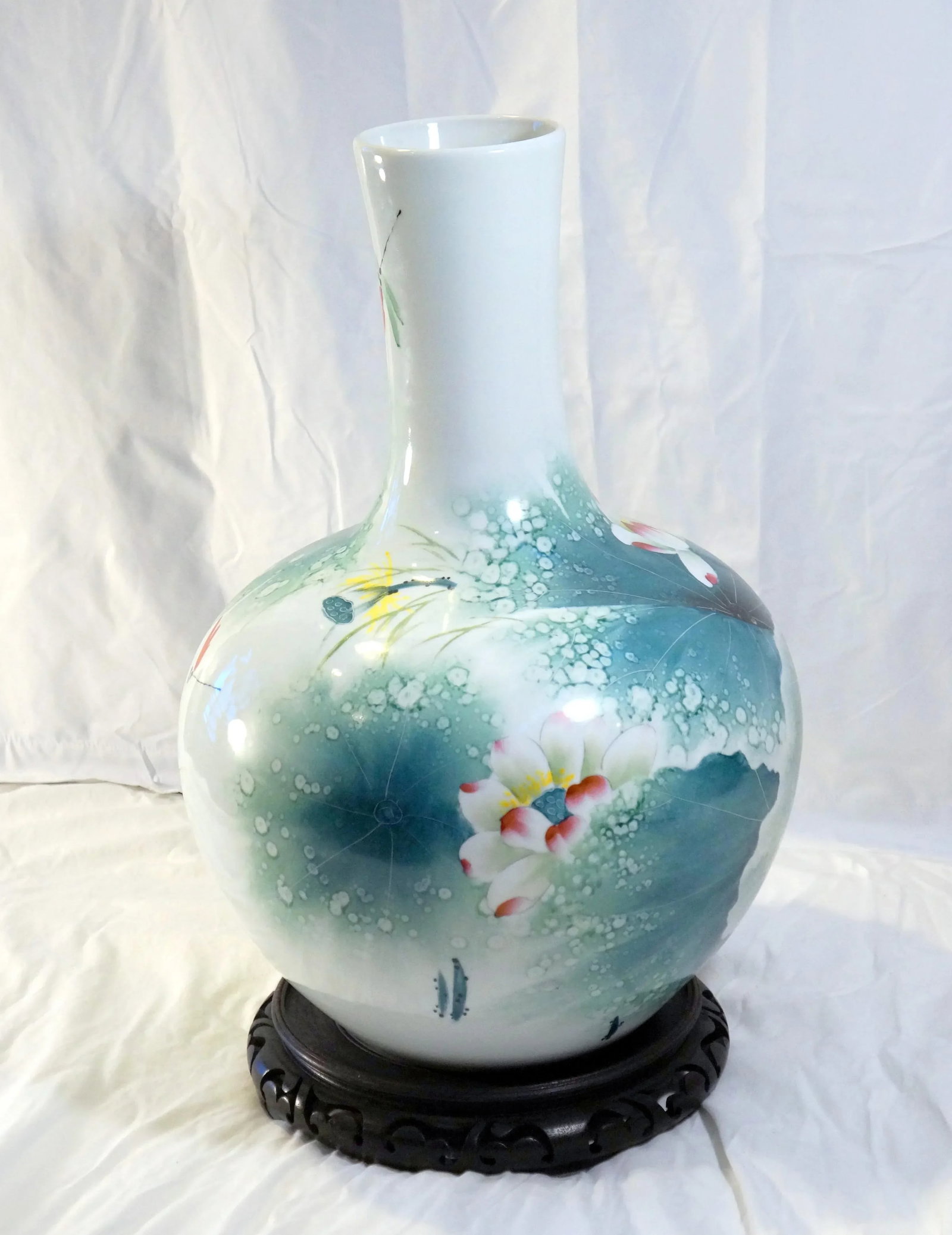 Chinese Contemporary Painted Porcelain Vase - 4