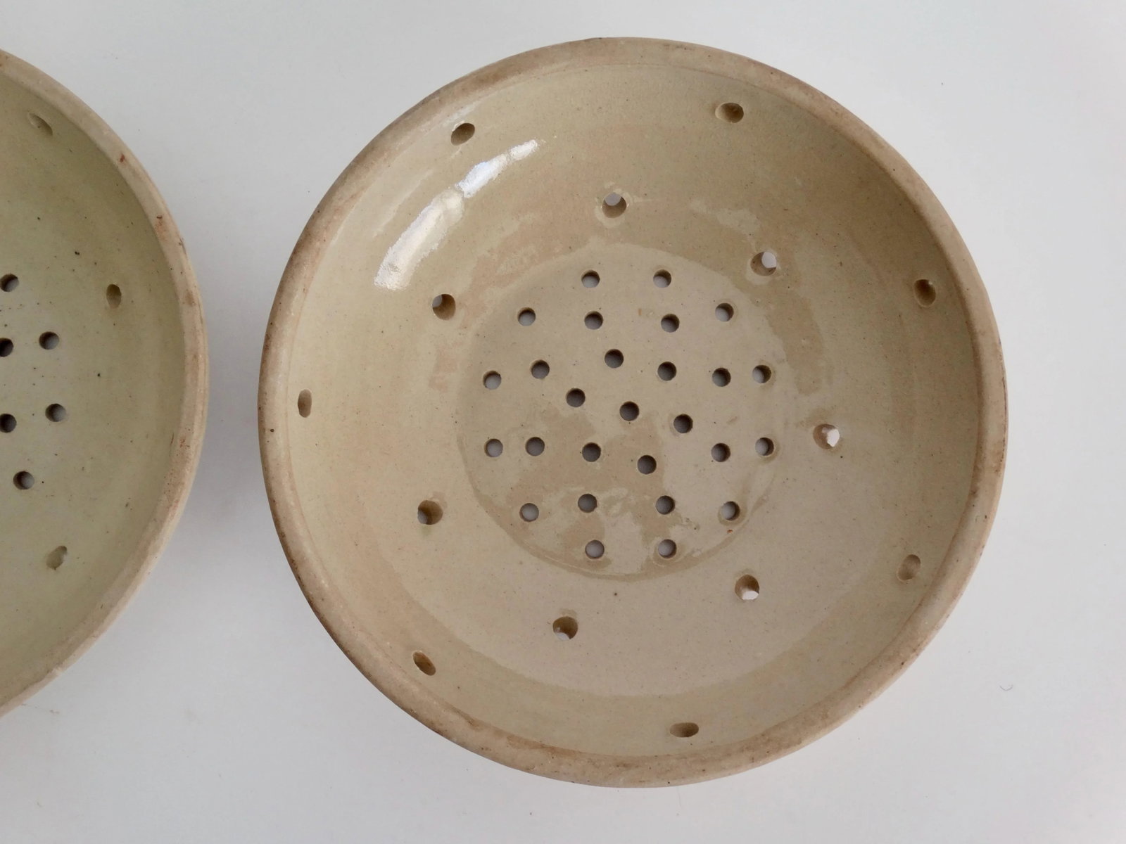 19th-Century French Cheese Mold Moule A Fromage, Pair - 3