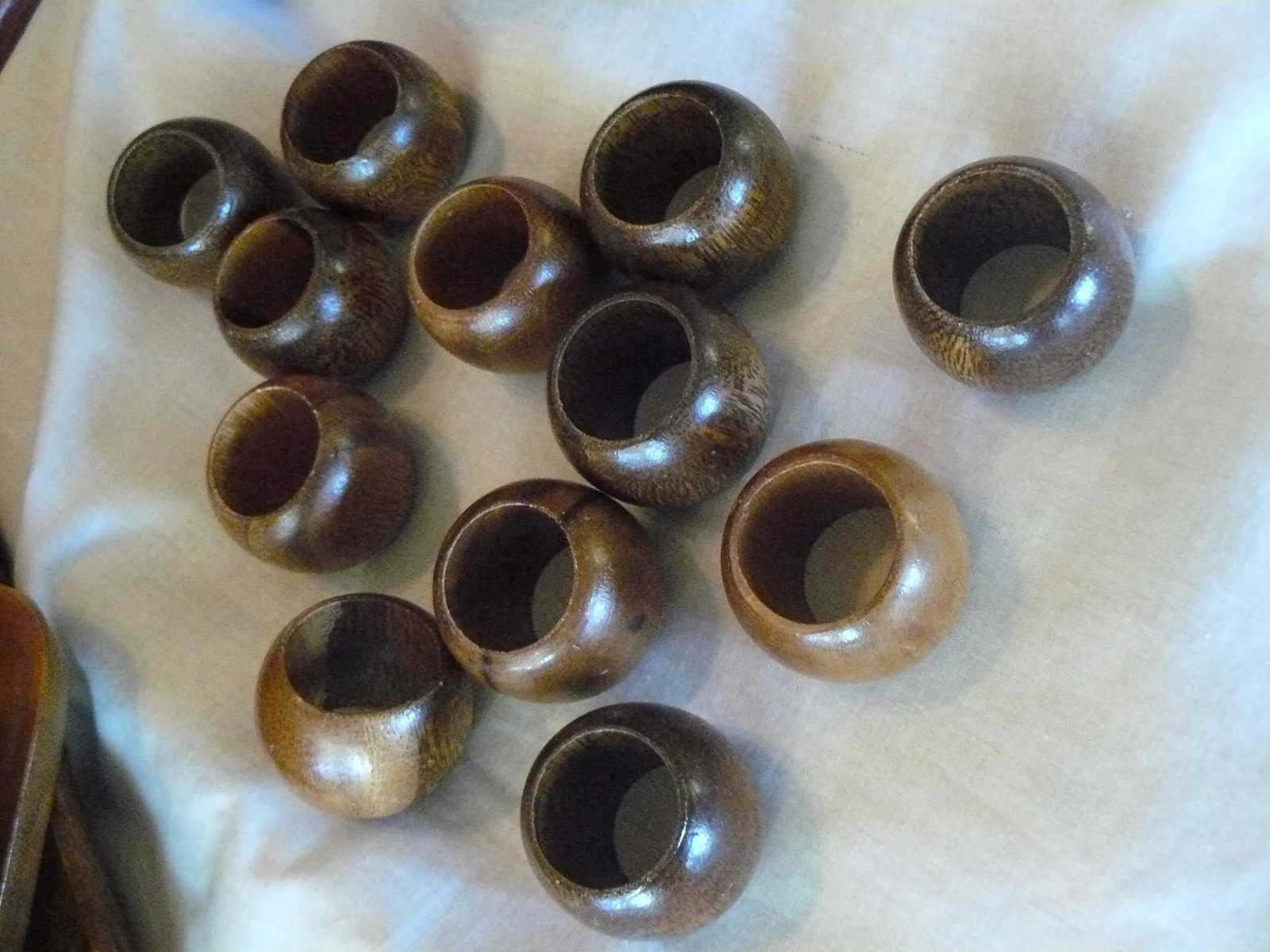 Vintage Mid 20th Century Teak Tray, Plate and Napkin Rings Picnic Set - 28 Pieces - 3