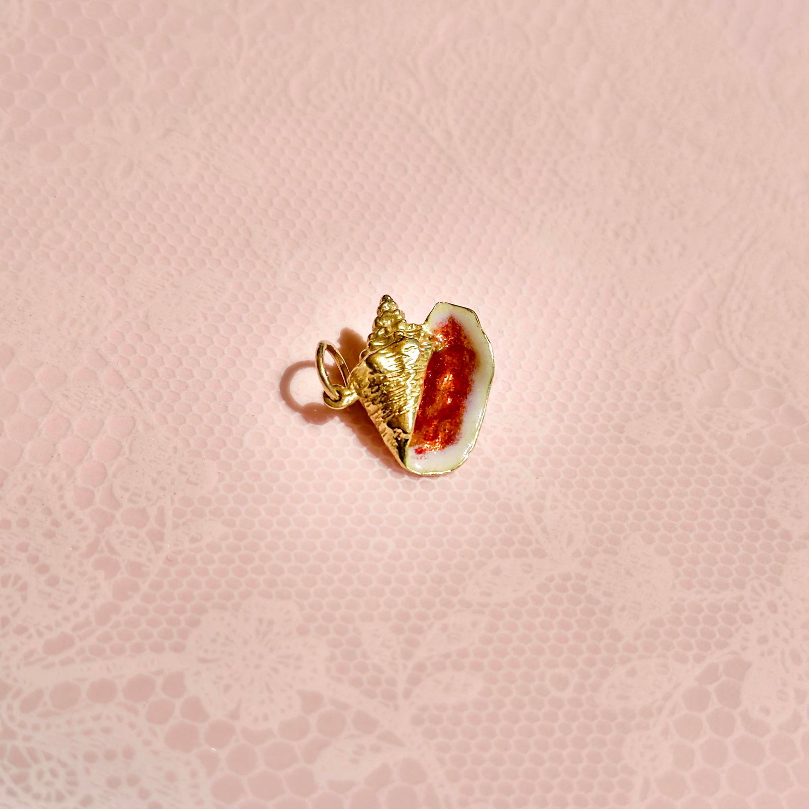 Vintage 18k Yellow Gold Orange Enamel Conch Shell Charm Pendant - 8