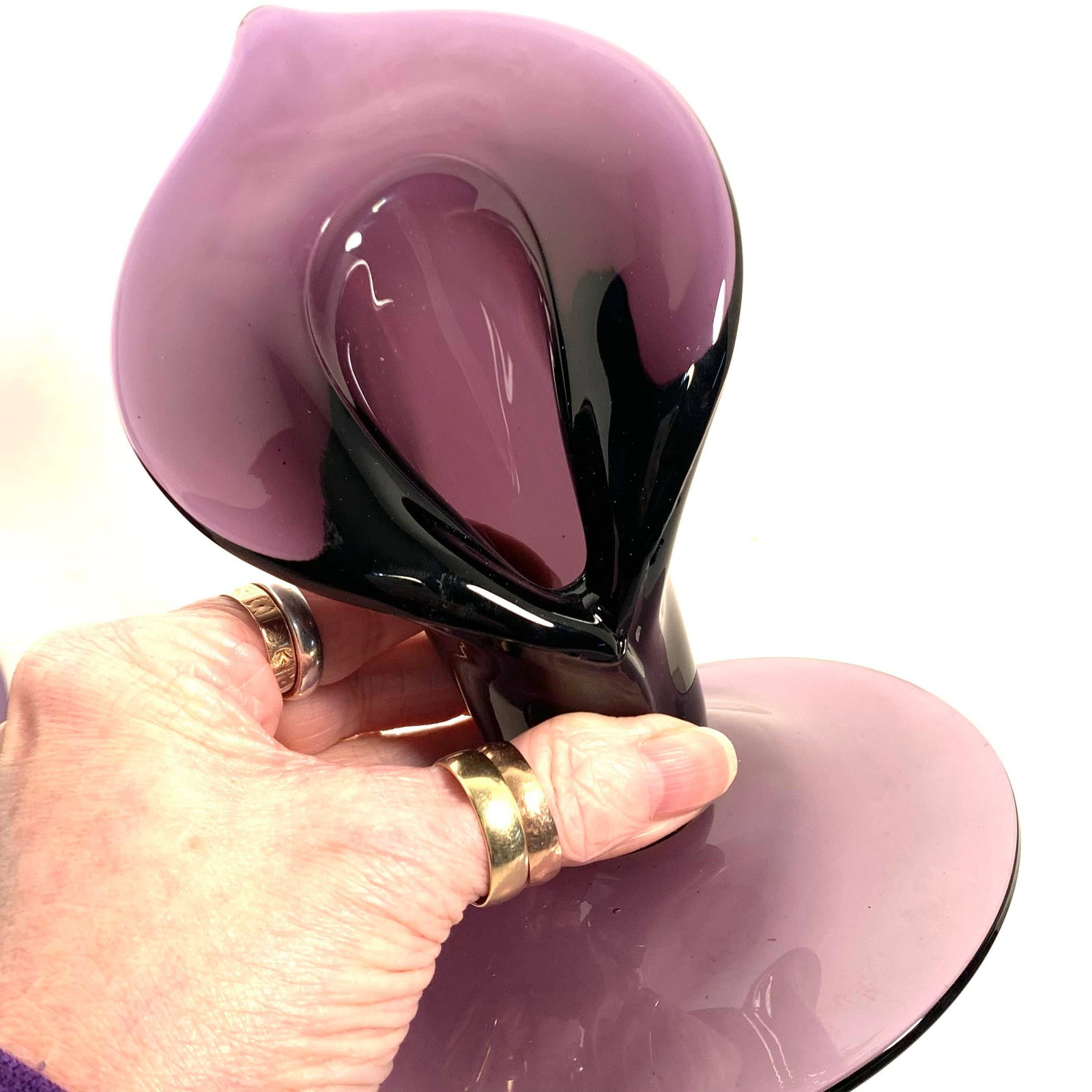 Circa 1900 Amethyst Glass Jack-in-the-Pulpit Bud Vase Pair - 7