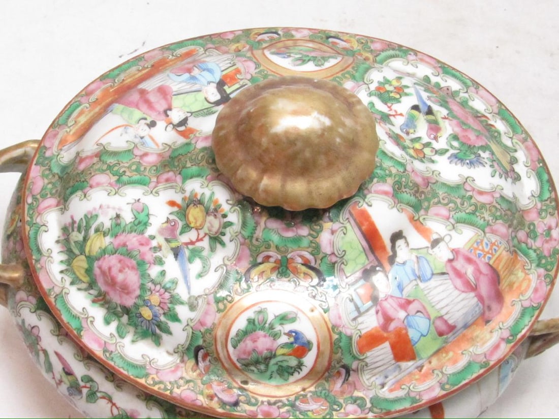 1900s Chinese Export Rose Medallion Porcelain Tureen - 17