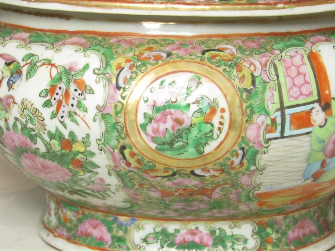 1900s Chinese Export Rose Medallion Porcelain Tureen - 9