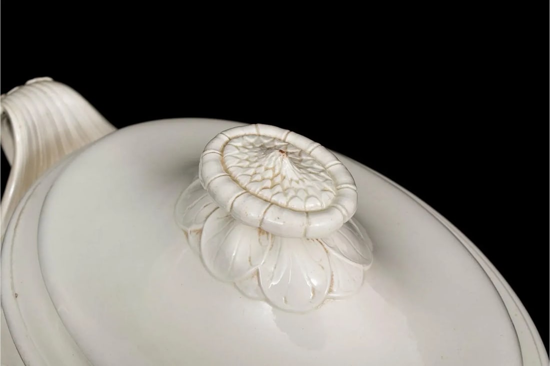 Large Early 19th Century Wedgwood Creamware Tureen - 7