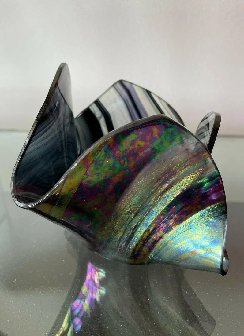 1990s Abstract Hand Blown Art Glass Handkerchief Vase - 12