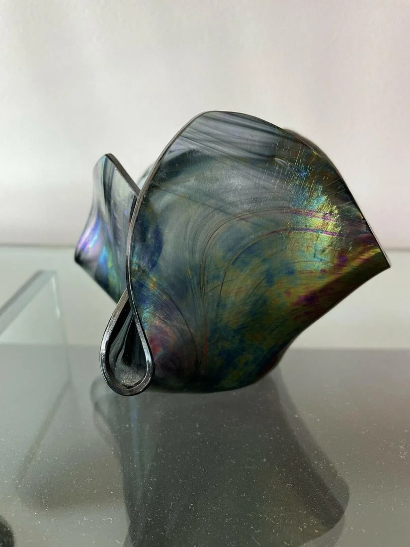 1990s Abstract Hand Blown Art Glass Handkerchief Vase - 7