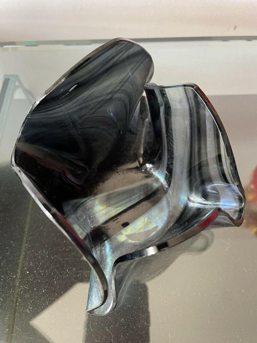 1990s Abstract Hand Blown Art Glass Handkerchief Vase - 9