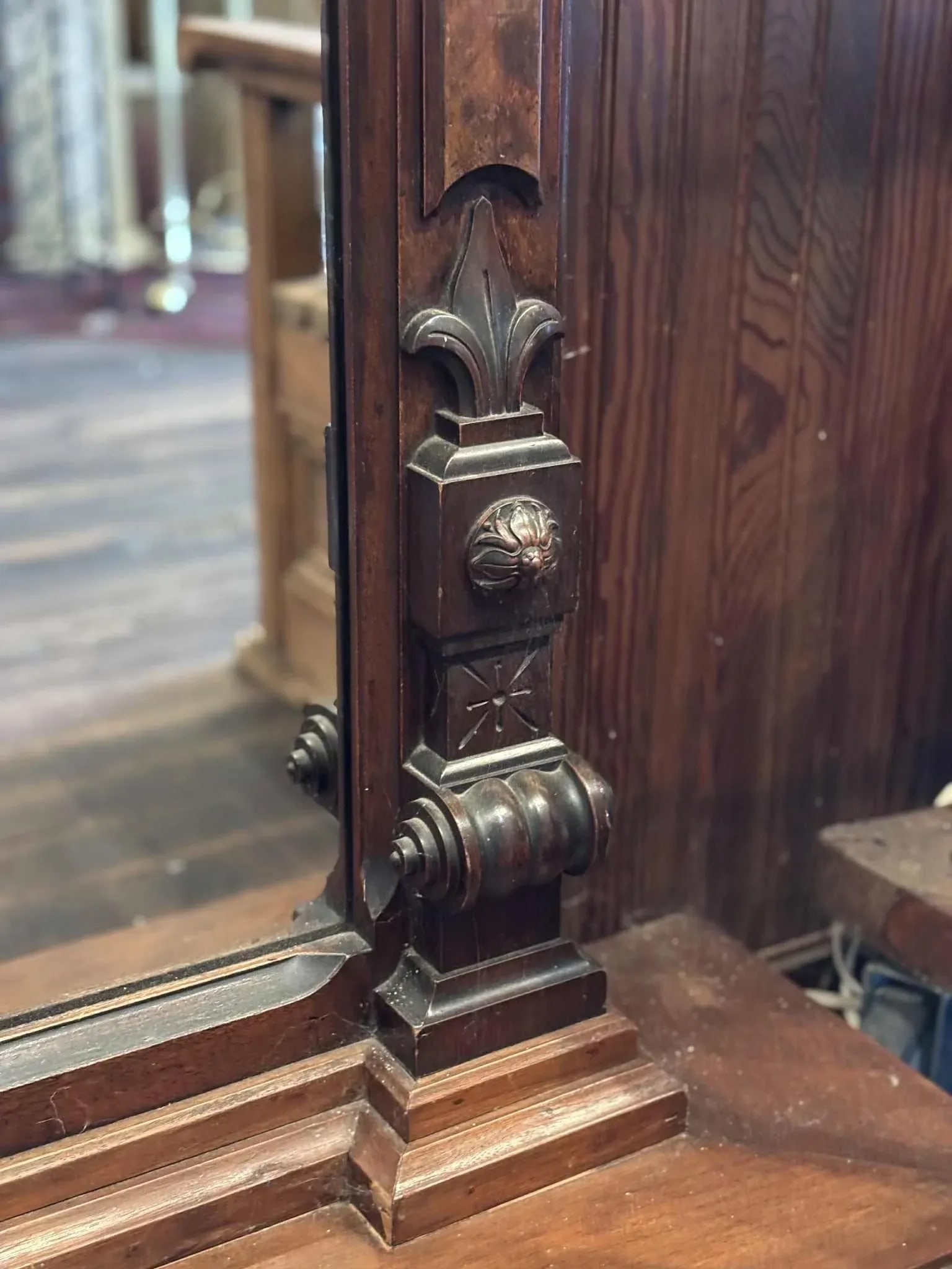 1910s Victorian Walnut Extra Tall Pier Mirror - 4