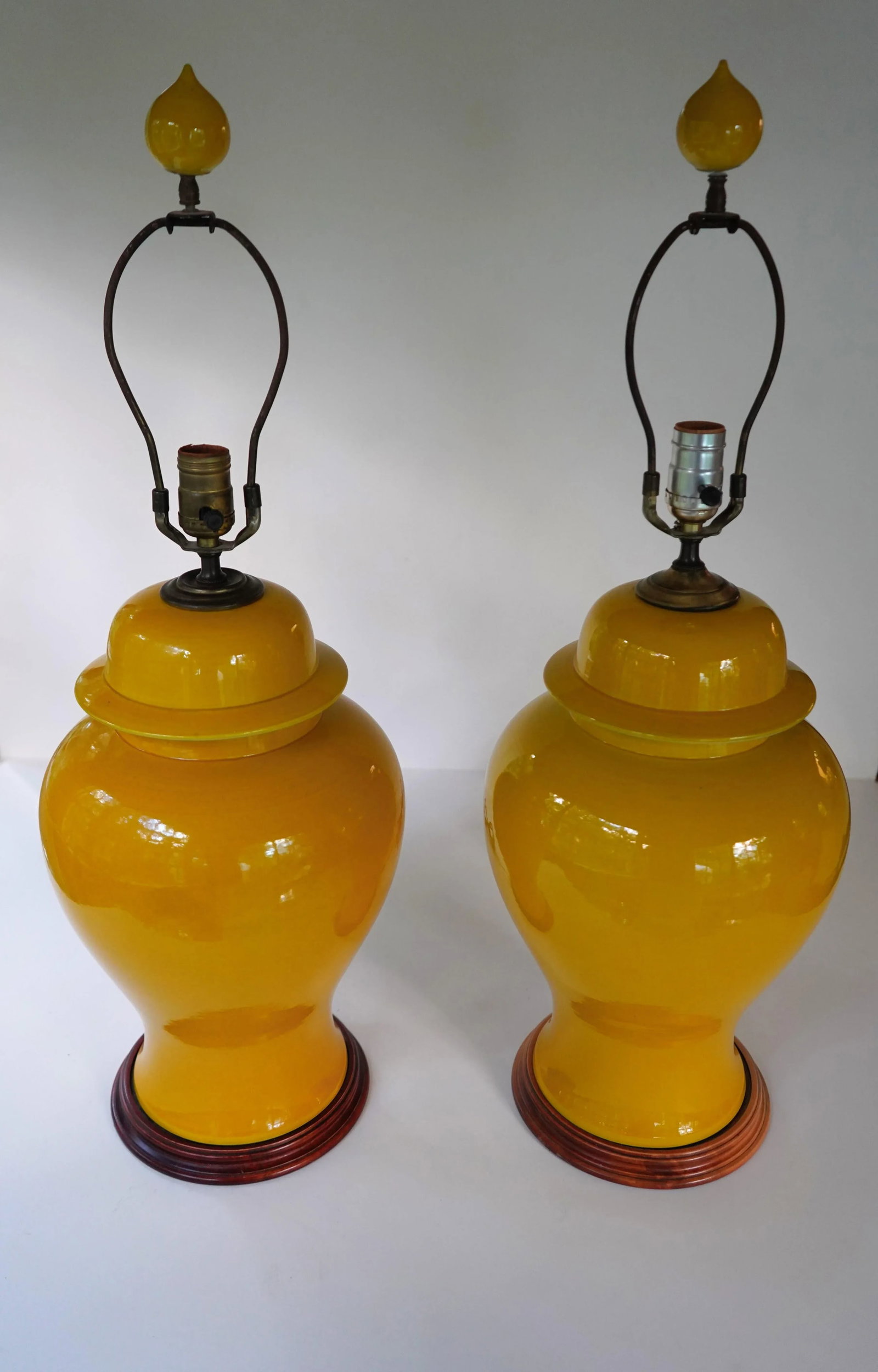 Mid Century Marigold Yellow Ginger Jar Lamps With Matching Finials - a Pair - 3