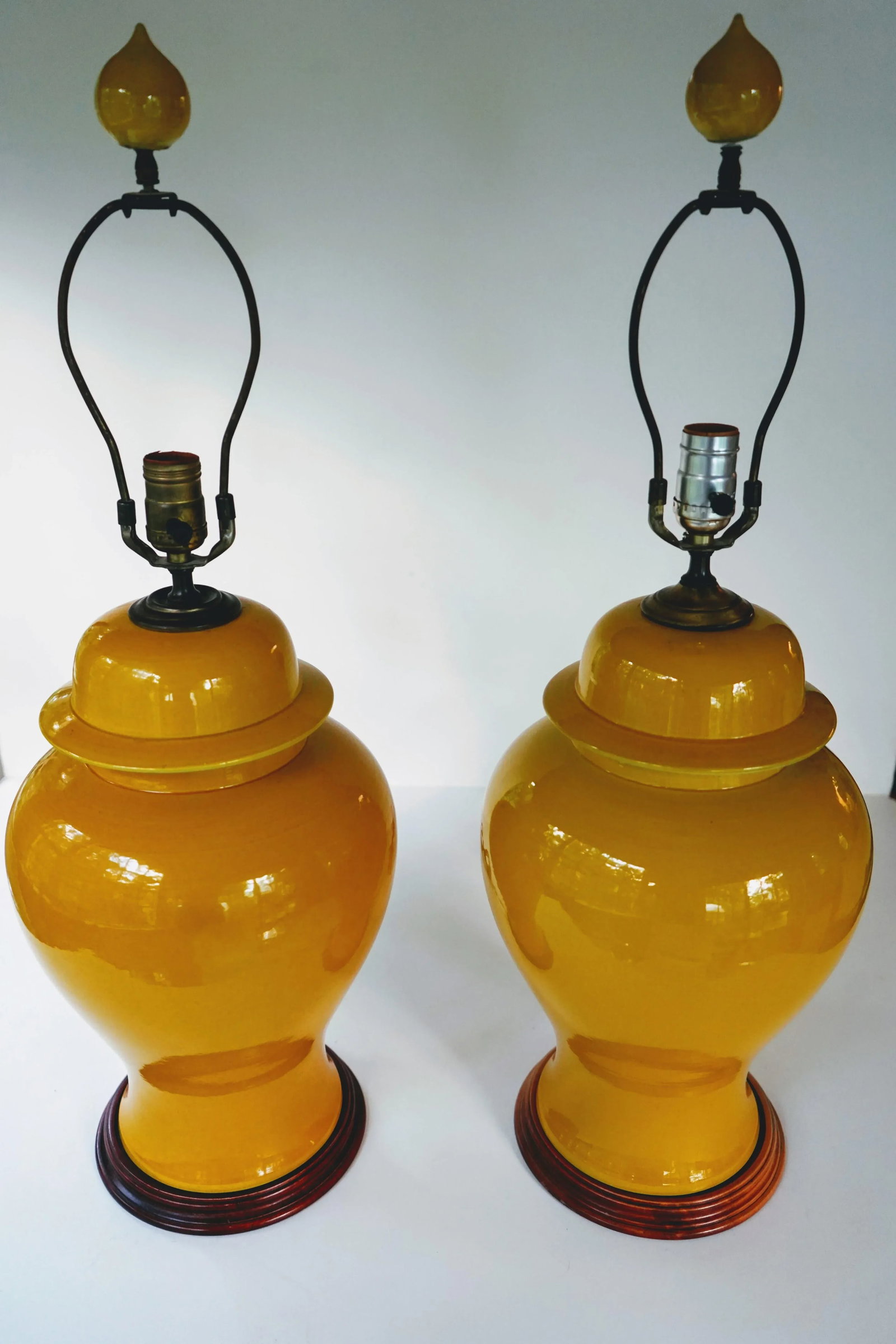 Mid Century Marigold Yellow Ginger Jar Lamps With Matching Finials - a Pair - 4