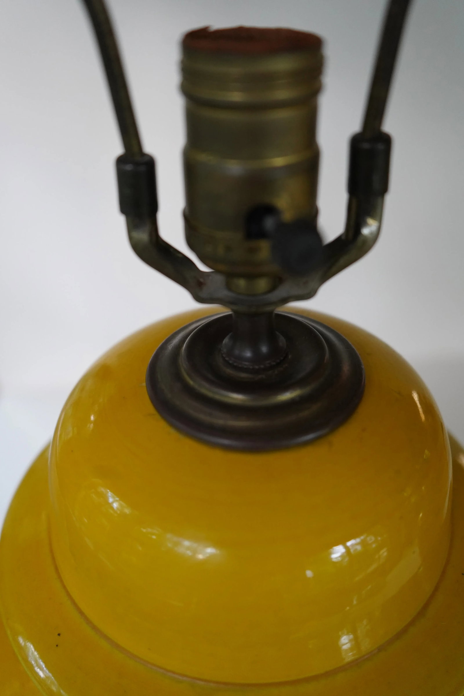 Mid Century Marigold Yellow Ginger Jar Lamps With Matching Finials - a Pair - 8