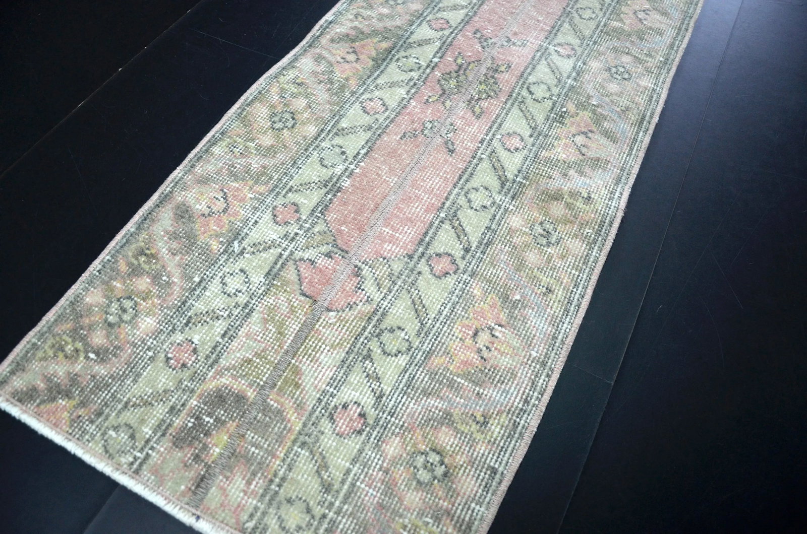 1960s Vintage Anatolia Faded Rug - 4