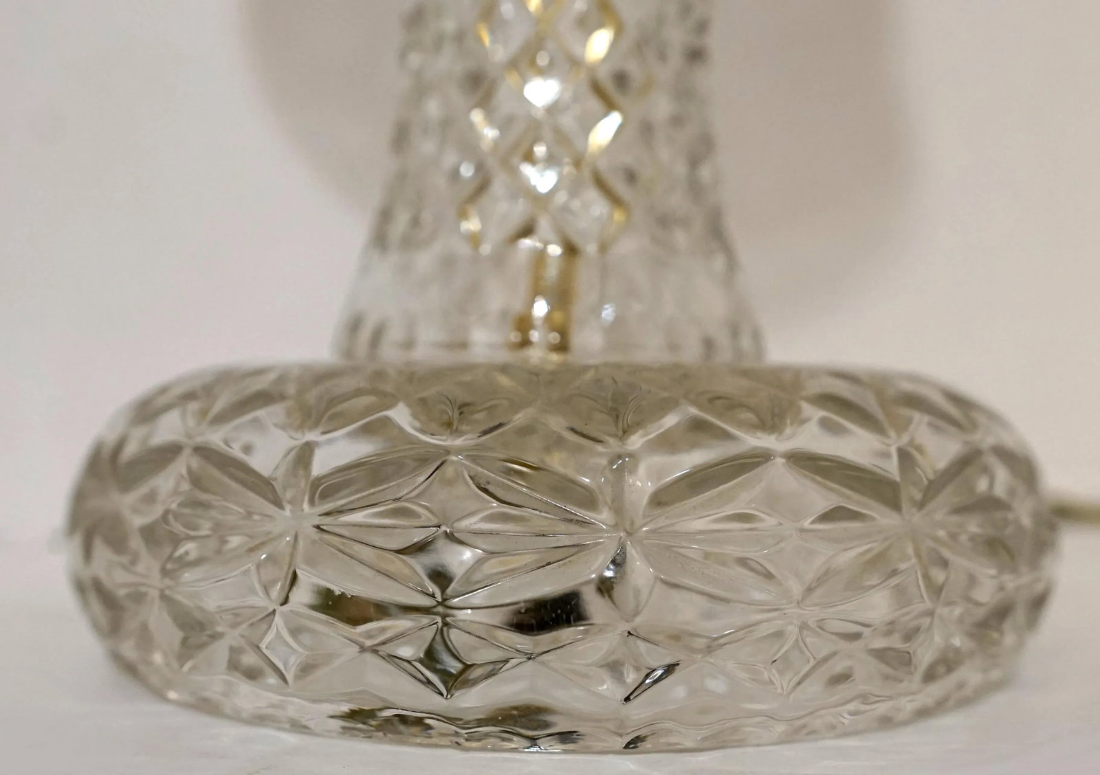 1940s Art Deco American Mushroom Form Pressed Crystal Leaded Table Lamp - 10