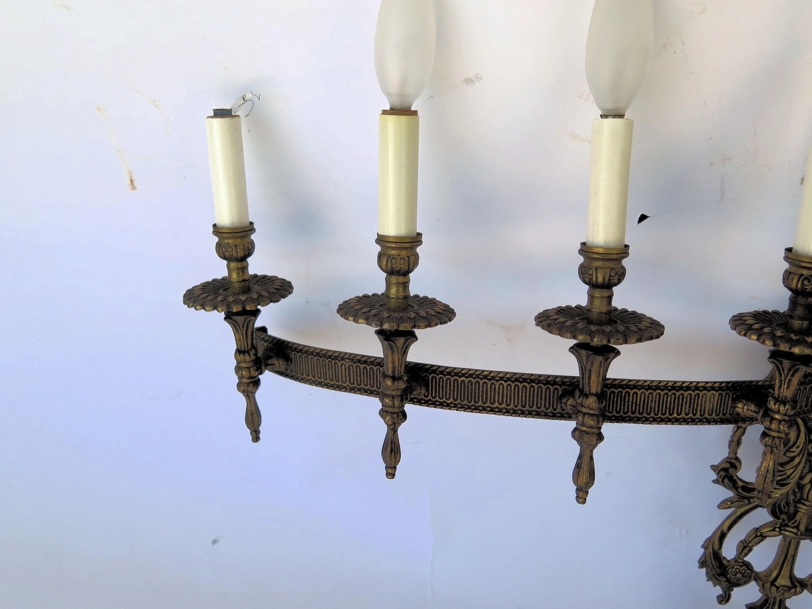 1950s Hollywood Regency 8 Light Single Brass Wall Sconce - 6
