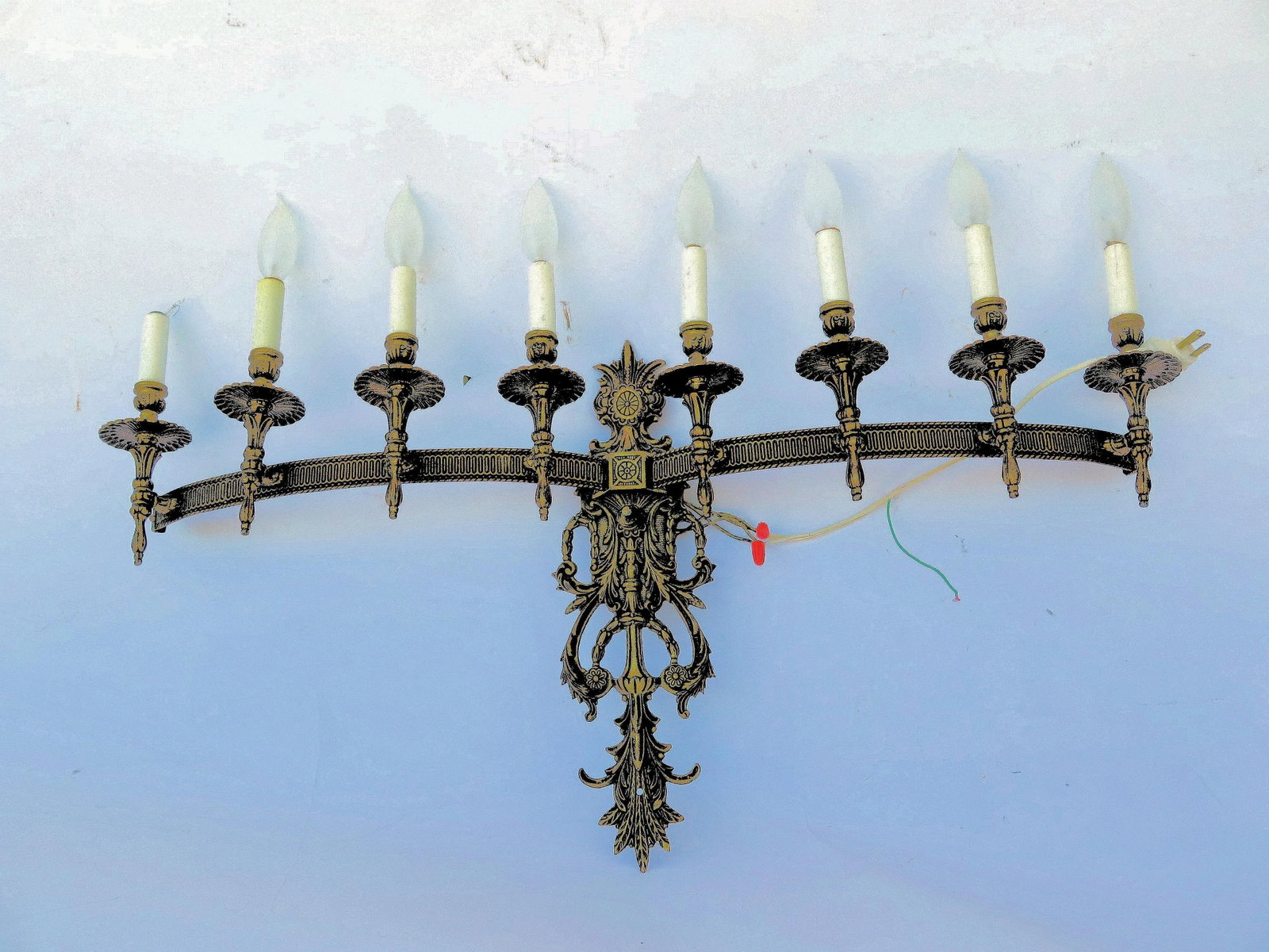 1950s Hollywood Regency 8 Light Single Brass Wall Sconce - 7
