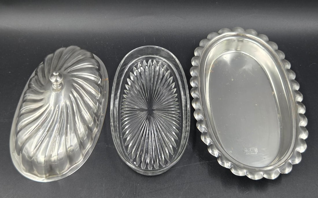 Mid 20th Century Sheffield Victorian Style Silver Plated Spiral Covered Butter Dish W/ Glass Insert - 7