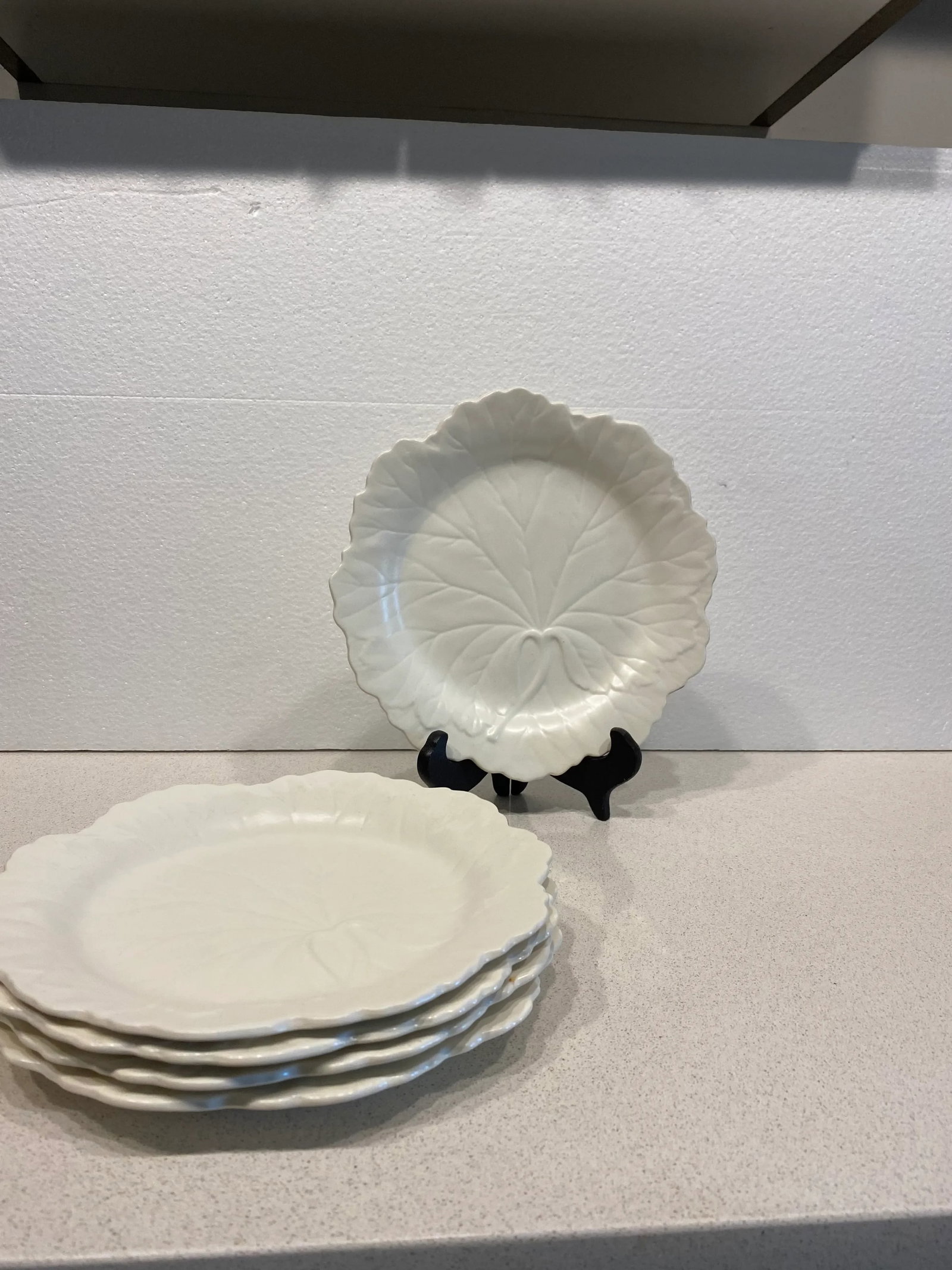 Vintage Wedgewood Cabbage Dessert Plates- Set of 5 - 4