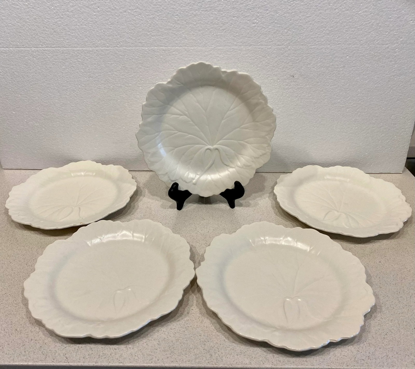 Vintage Wedgewood Cabbage Dessert Plates- Set of 5 - 6