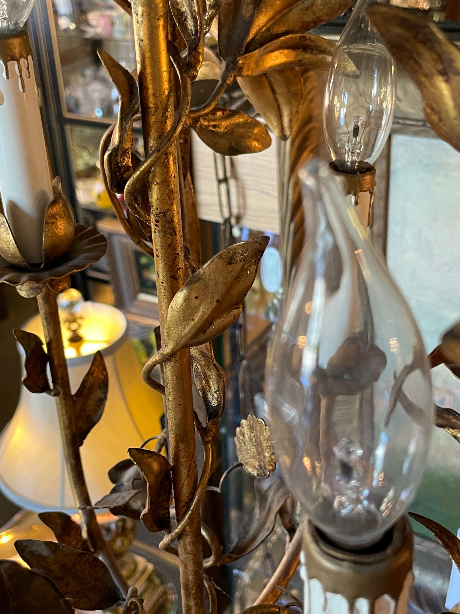 Vintage 1960s Italian Mid Century Hollywood Regency Six Light Gilt Floral Chandelier - 12