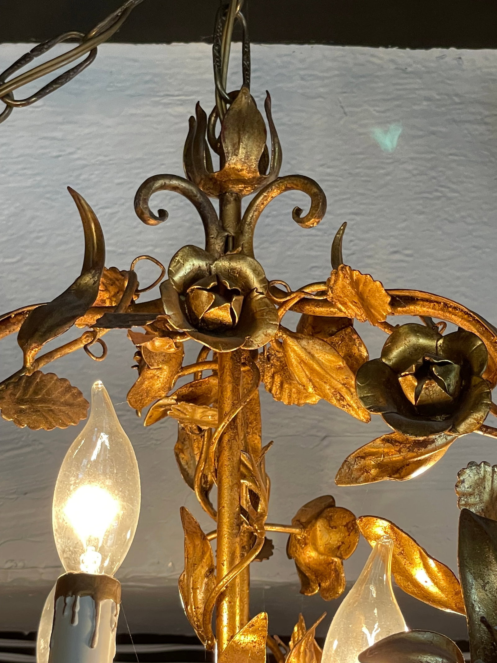 Vintage 1960s Italian Mid Century Hollywood Regency Six Light Gilt Floral Chandelier - 3