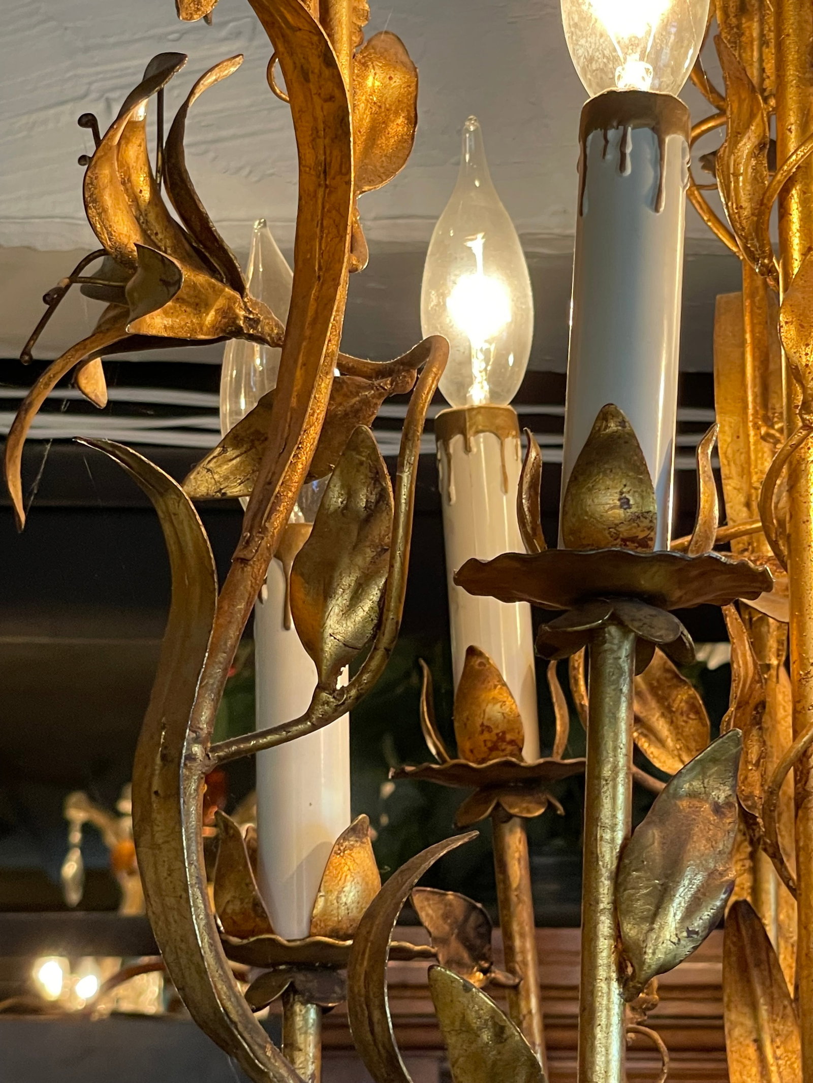 Vintage 1960s Italian Mid Century Hollywood Regency Six Light Gilt Floral Chandelier - 5