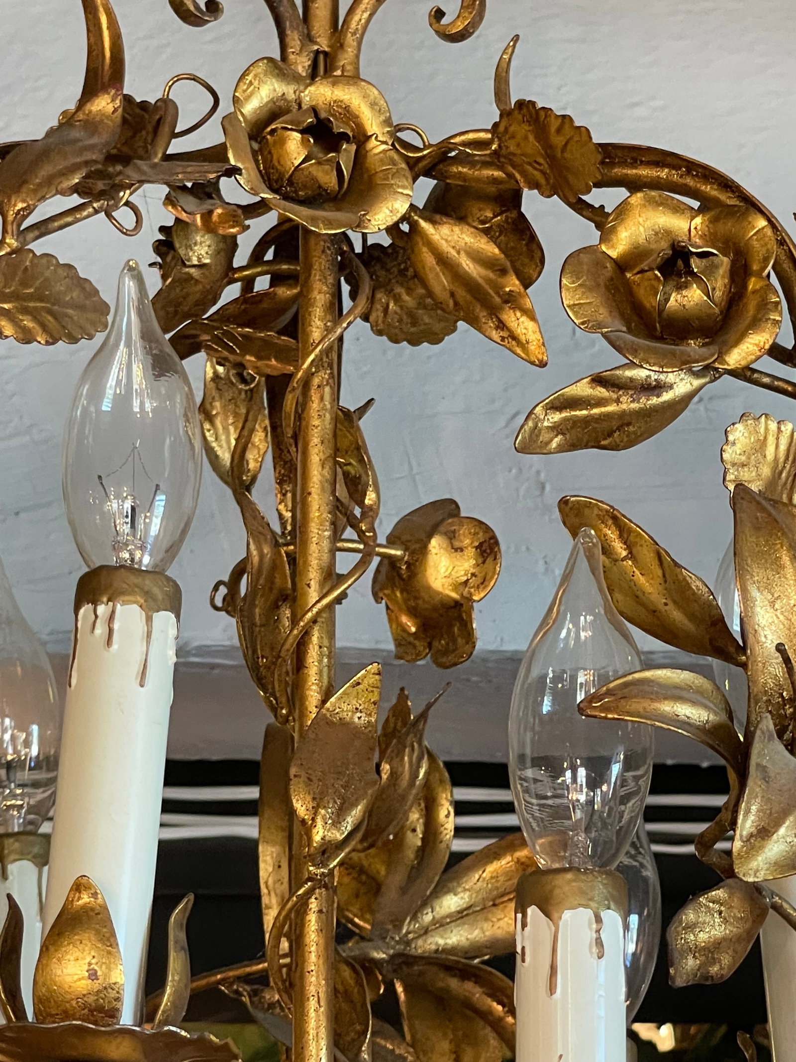Vintage 1960s Italian Mid Century Hollywood Regency Six Light Gilt Floral Chandelier - 7