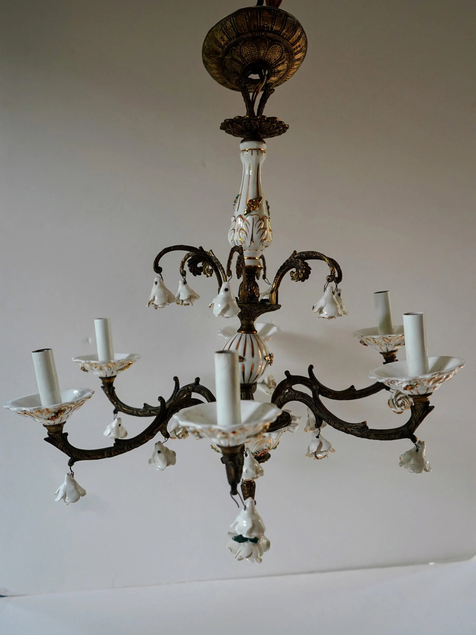 Vintage 1950s Italian Capodimonte Style Porcelain and Brass Six Light Chandelier - 12