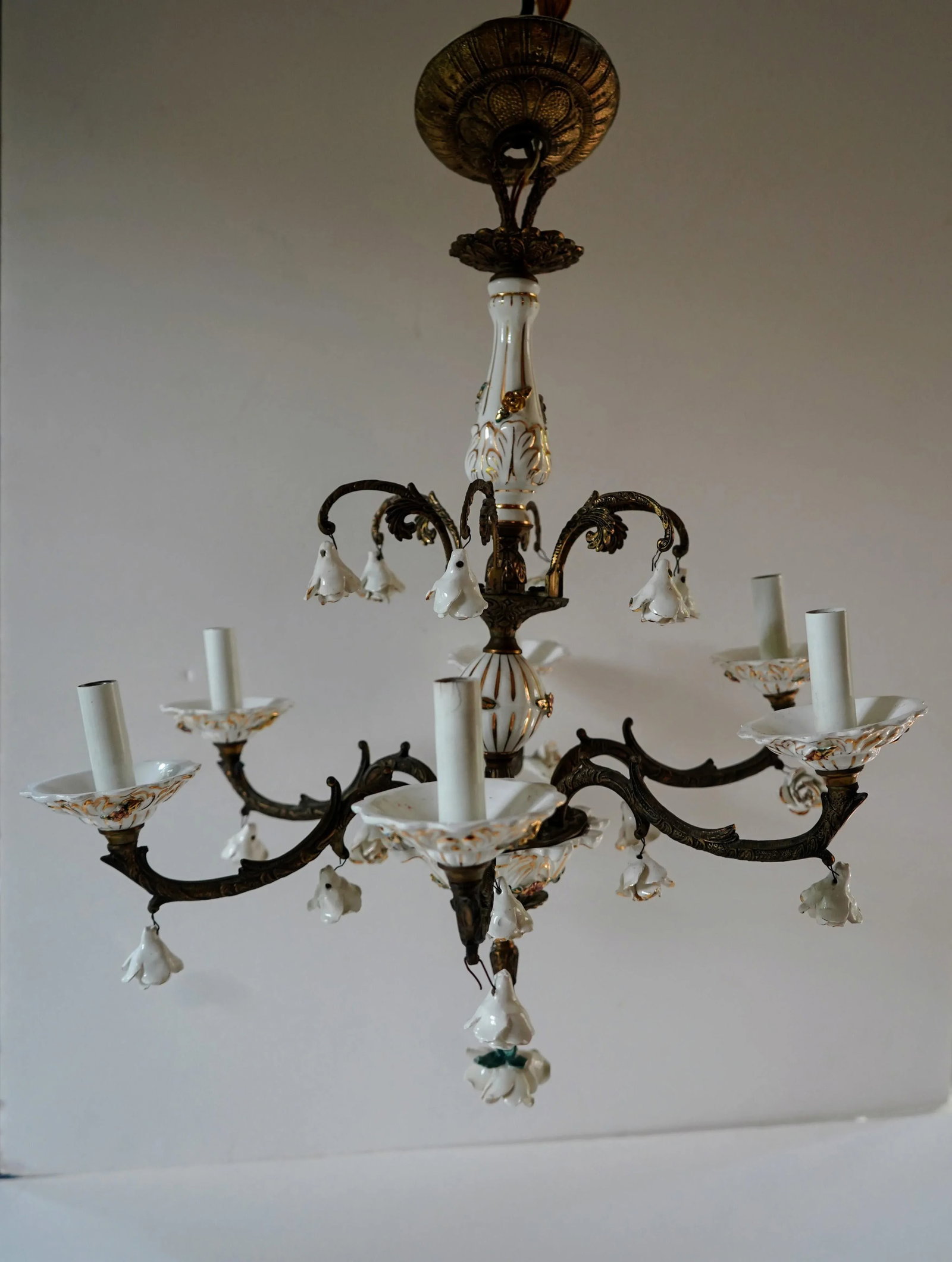 Vintage 1950s Italian Capodimonte Style Porcelain and Brass Six Light Chandelier - 3