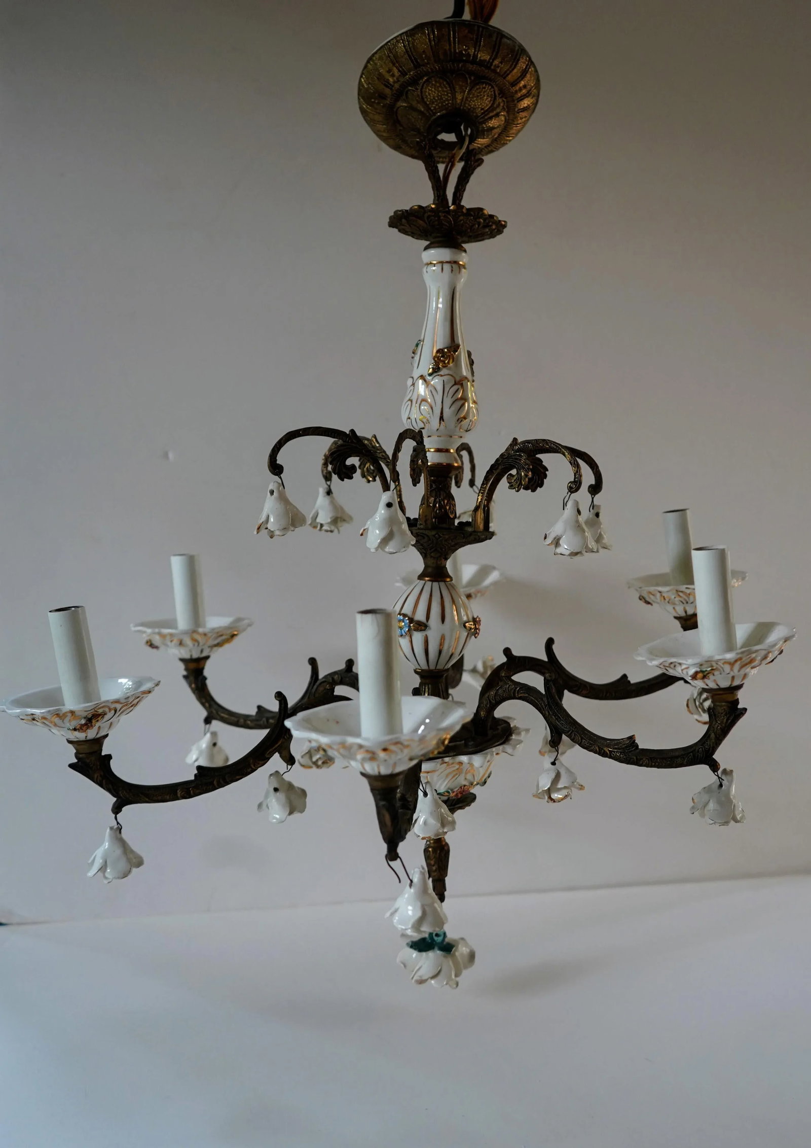 Vintage 1950s Italian Capodimonte Style Porcelain and Brass Six Light Chandelier - 4