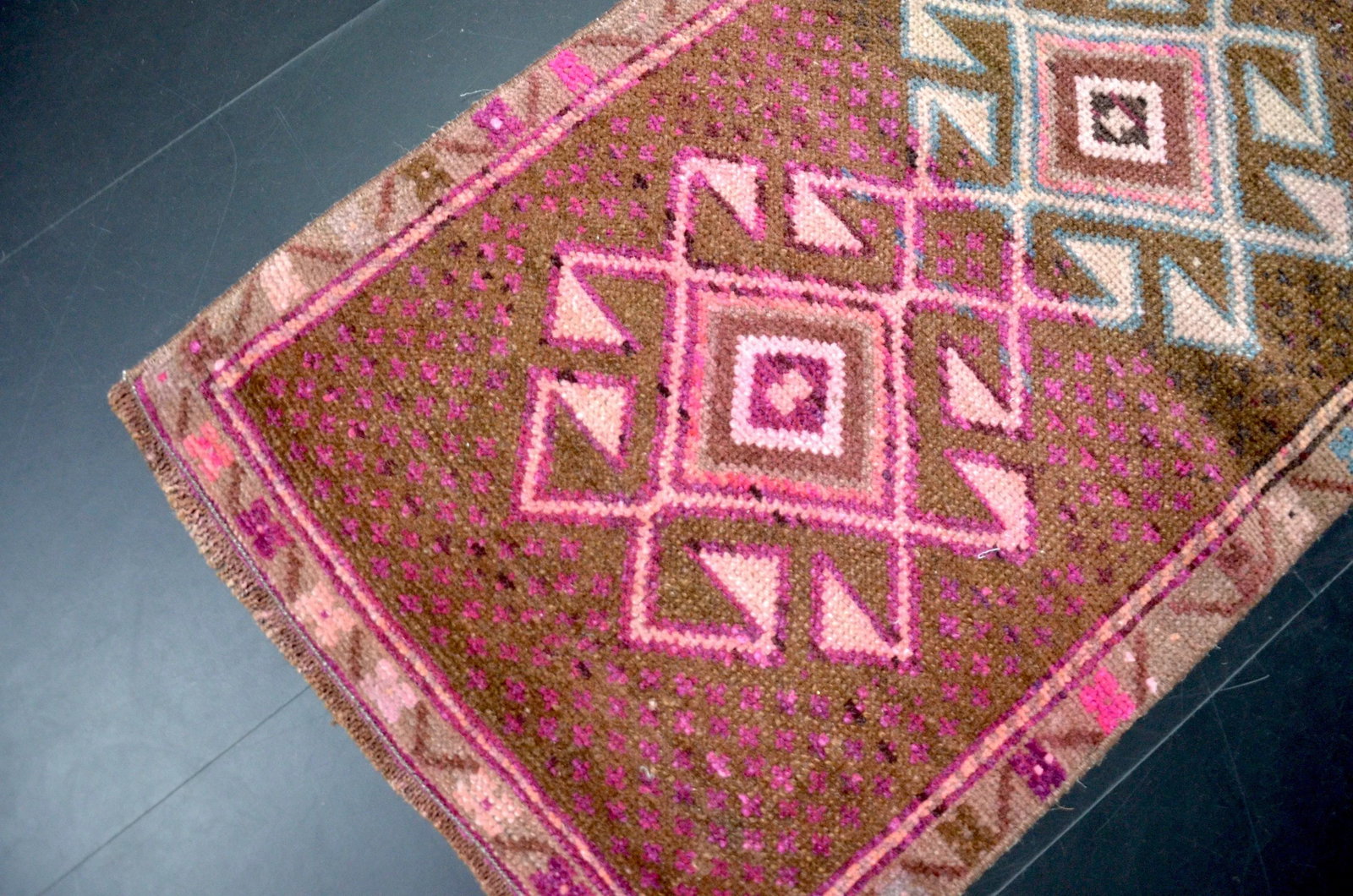 Pink and Brown Vintage Rug - 3