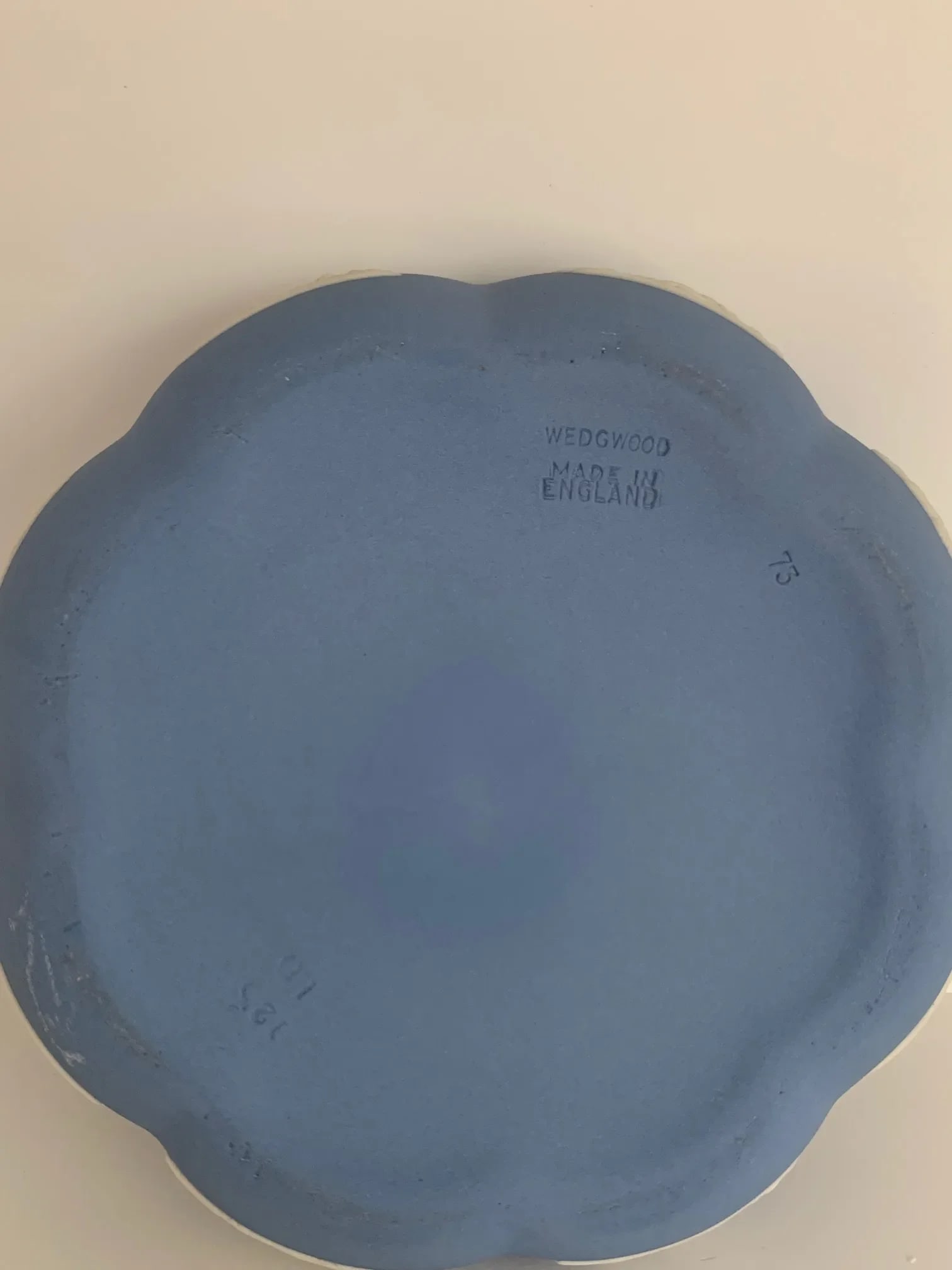 English Neoclassical Wedgwood Jasperware Blue and White Bomboniere - 8