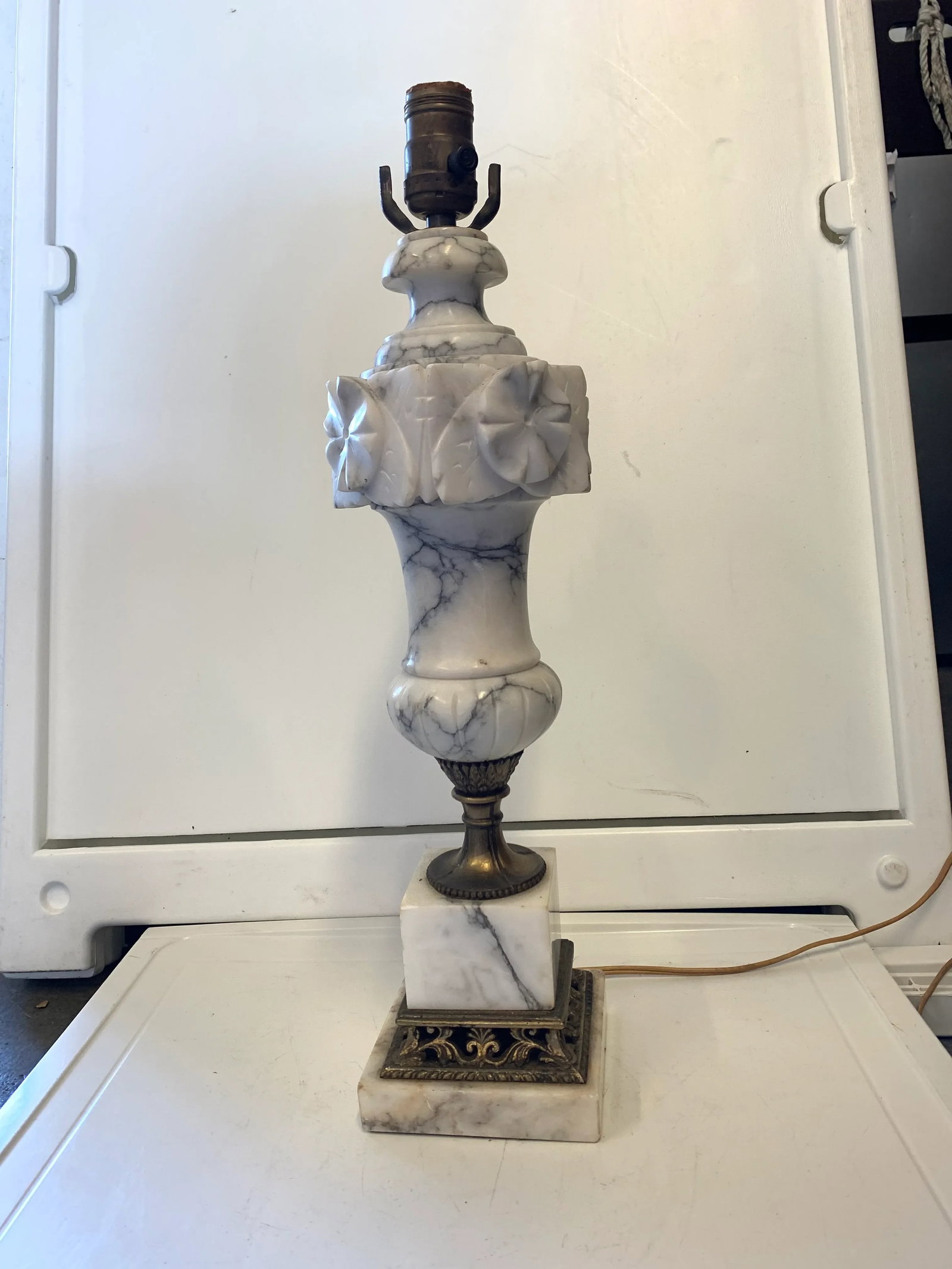 Mid 20th Century Marble & Brass Lamp - 12
