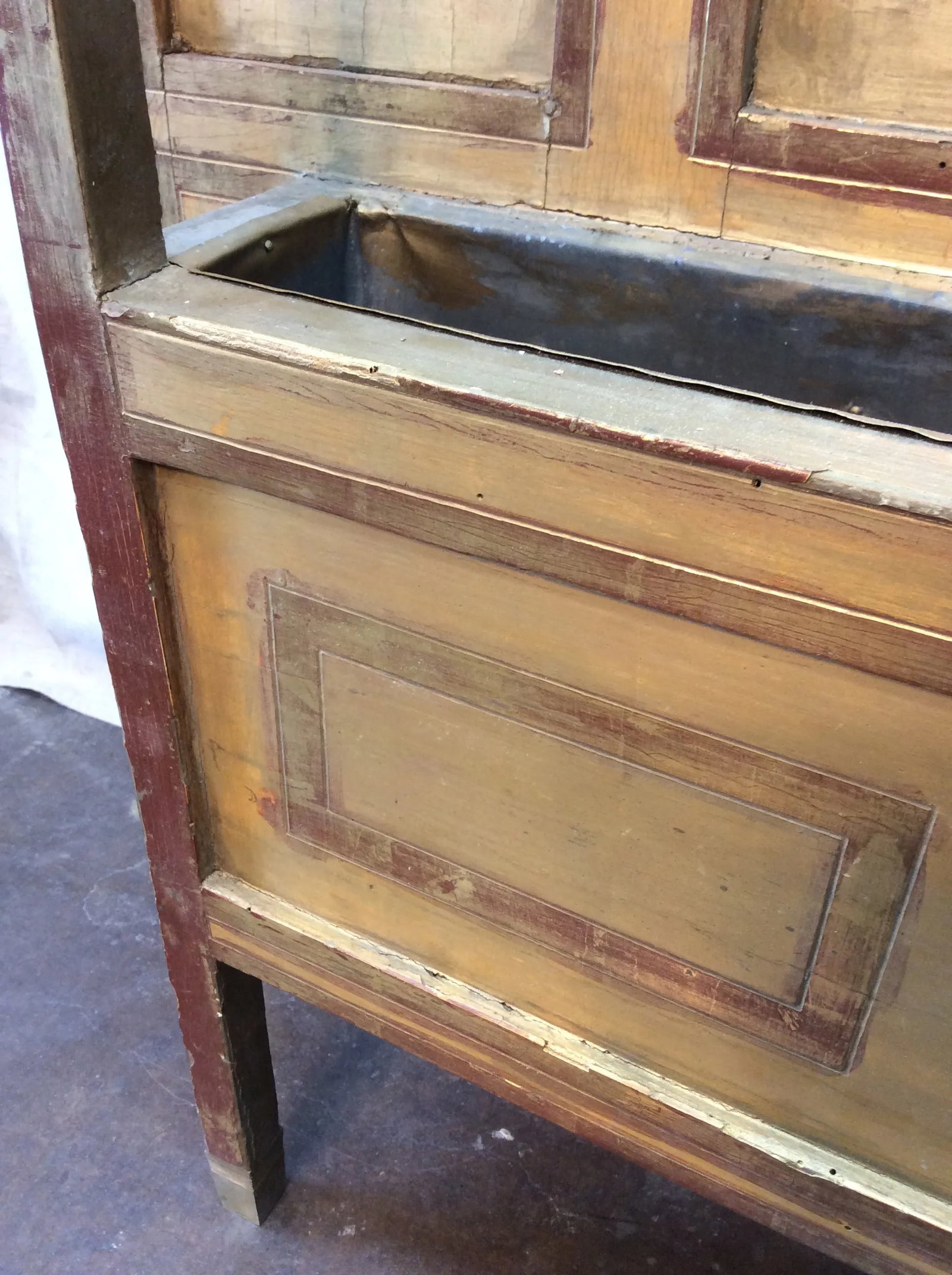 Early 1900s French Art Deco Gold Gilt Hall Mirror Jardinere - 9