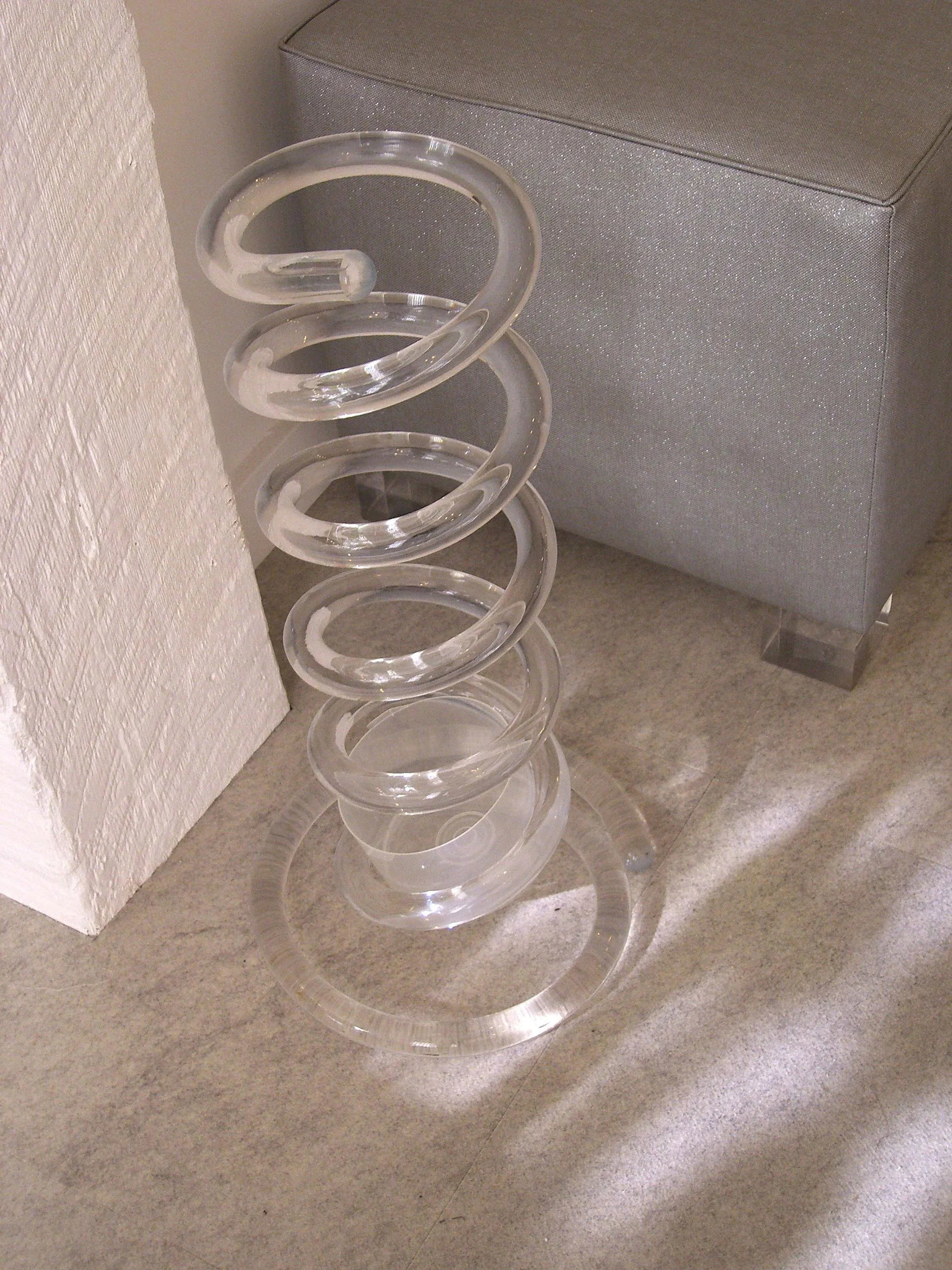 Dorothy Thorpe Lucite Umbrella Stand - 3