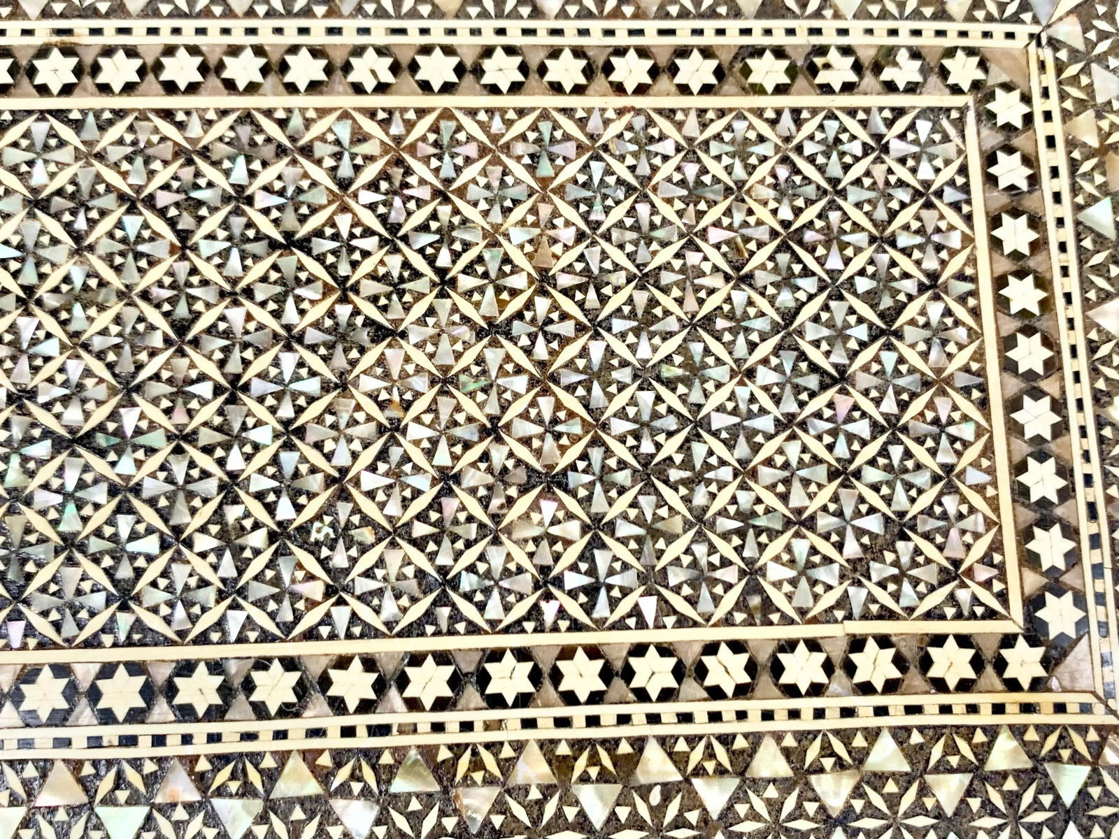 Mid 20th Century Vintage Rectangular Inlaid Mother of Pearl Jewelry Box - 9