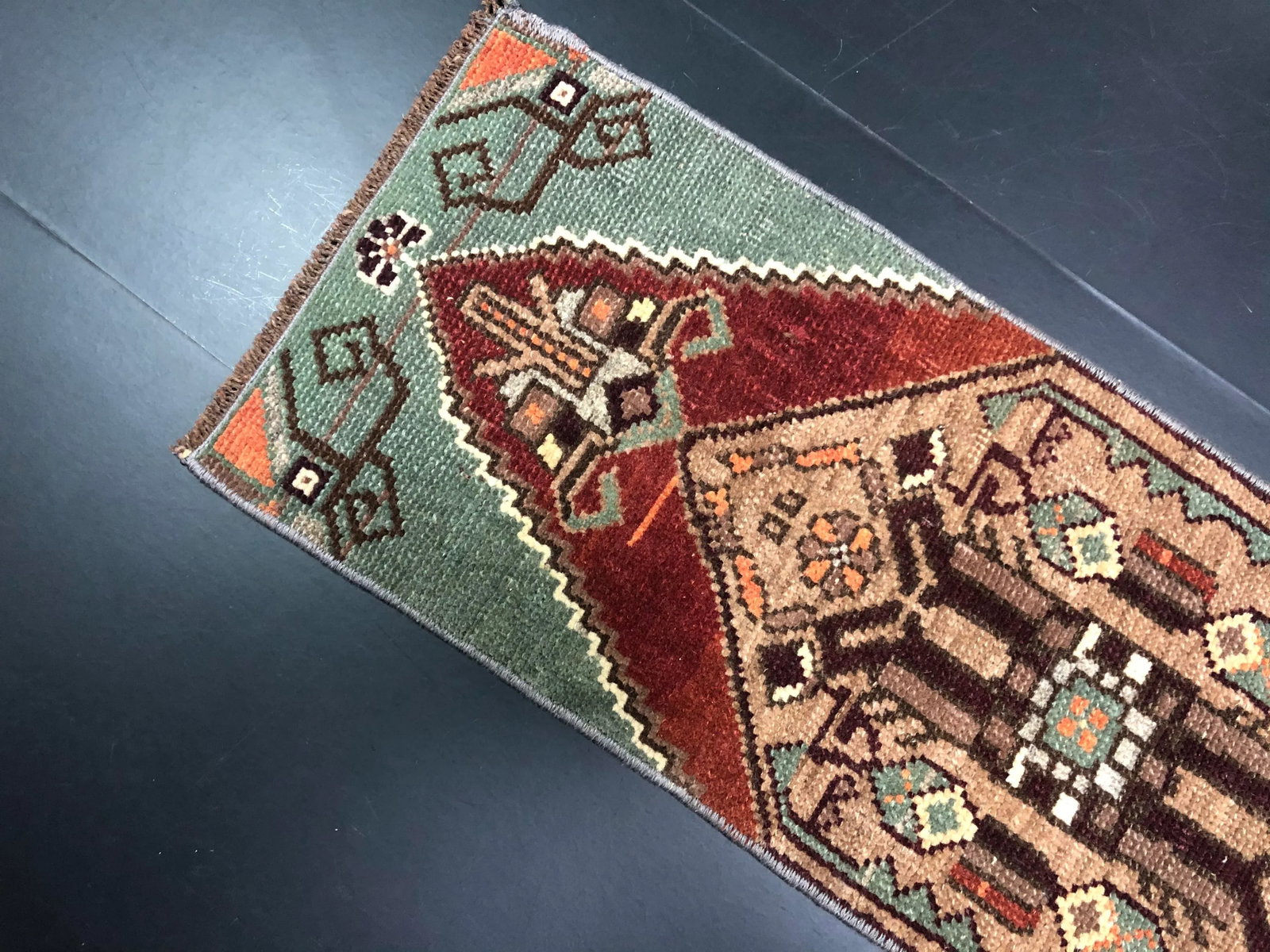 1960s Vintage Burgundy and Green Rug - 5